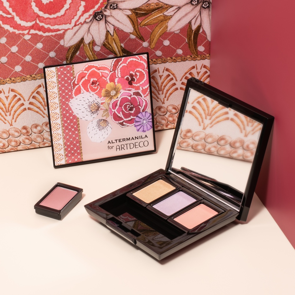 Футляр для теней и румян TRIO limited edition Spring 2022  купить в VISAGEHALL