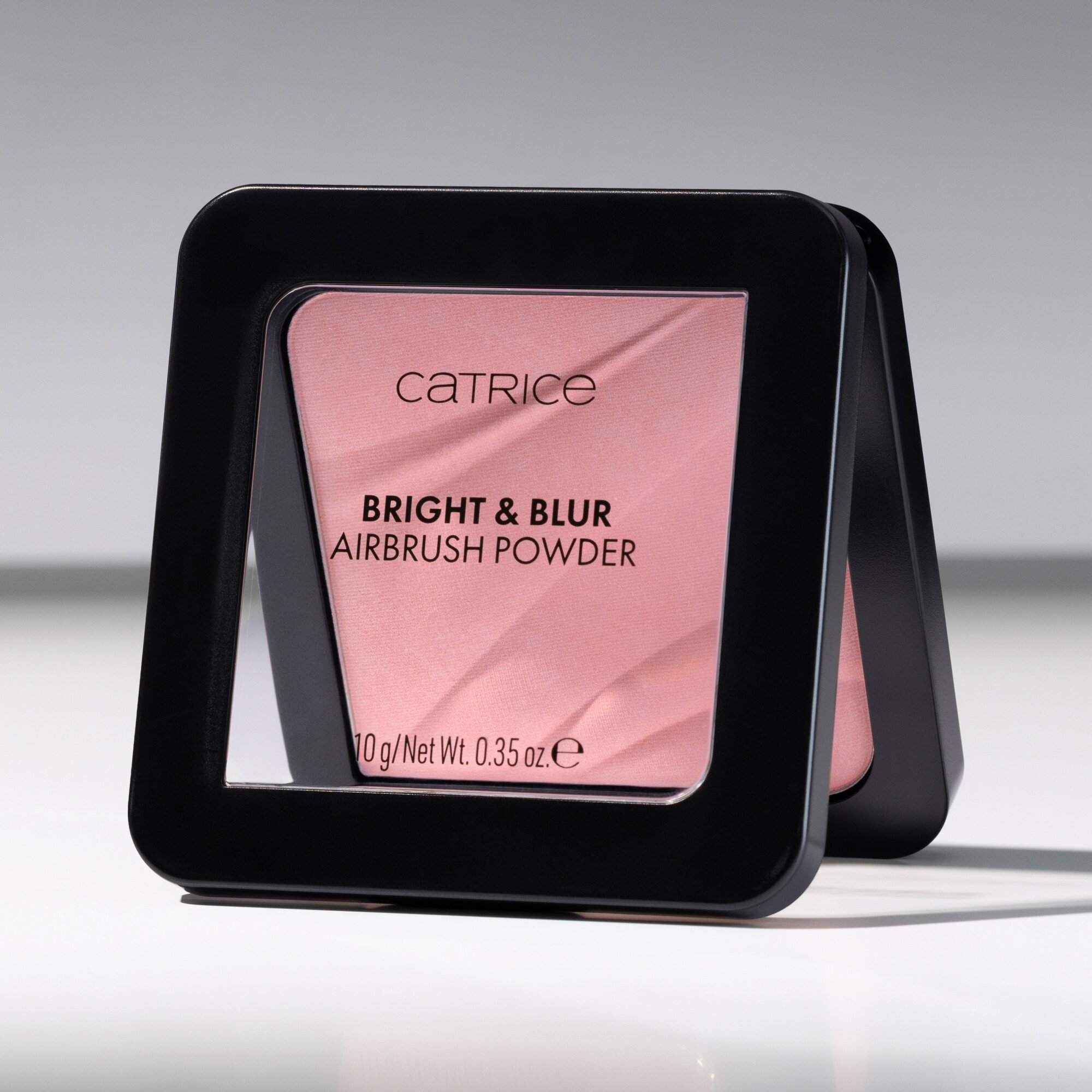 Пудра для лица с подсвечивающим эффектом Bright & Blur Airbrush