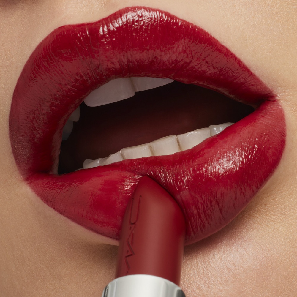 Губная помада Macximal Satin Lipstick 