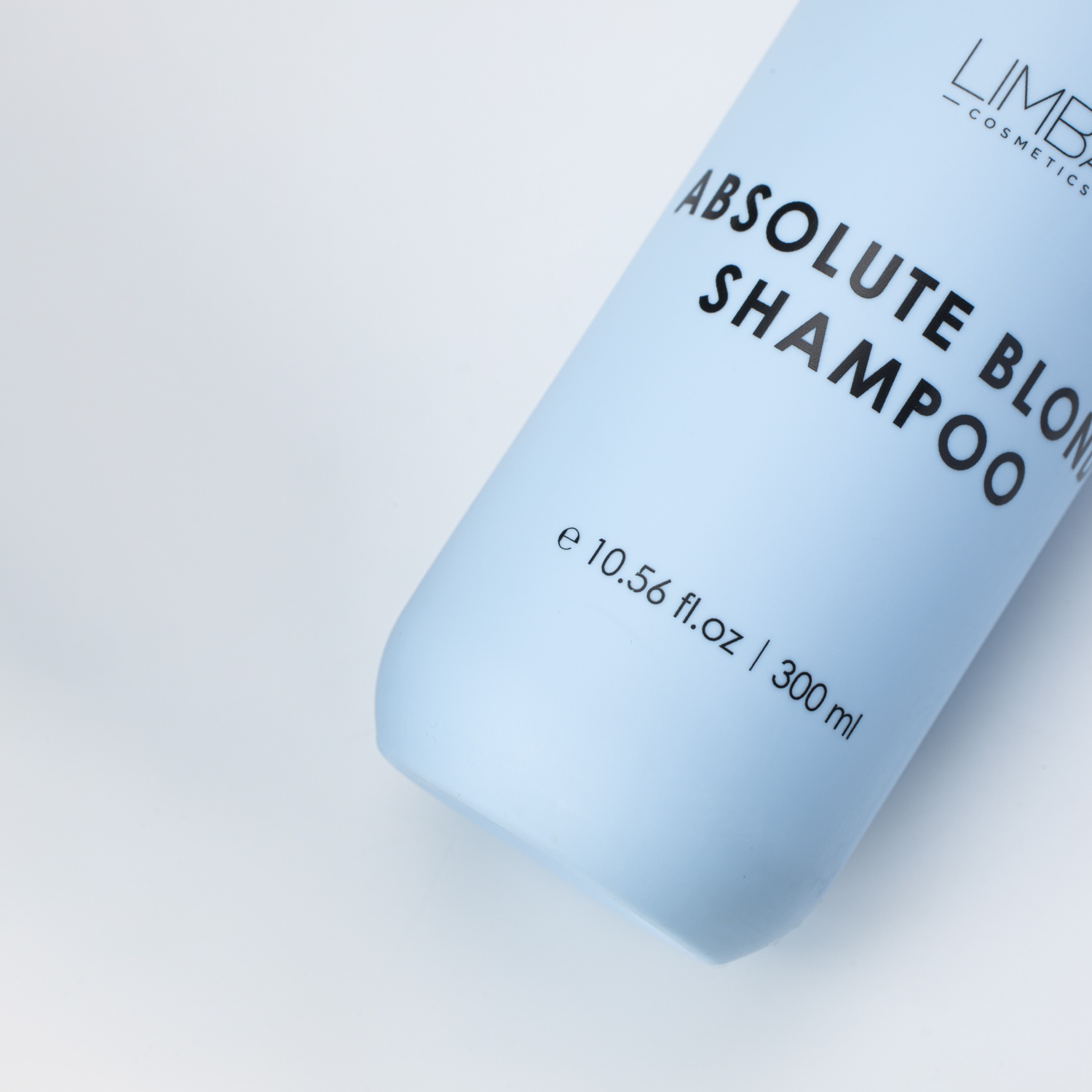 Шампунь для обесцвеченных волос Absolute Blond Shampoo купить в VISAGEHALL