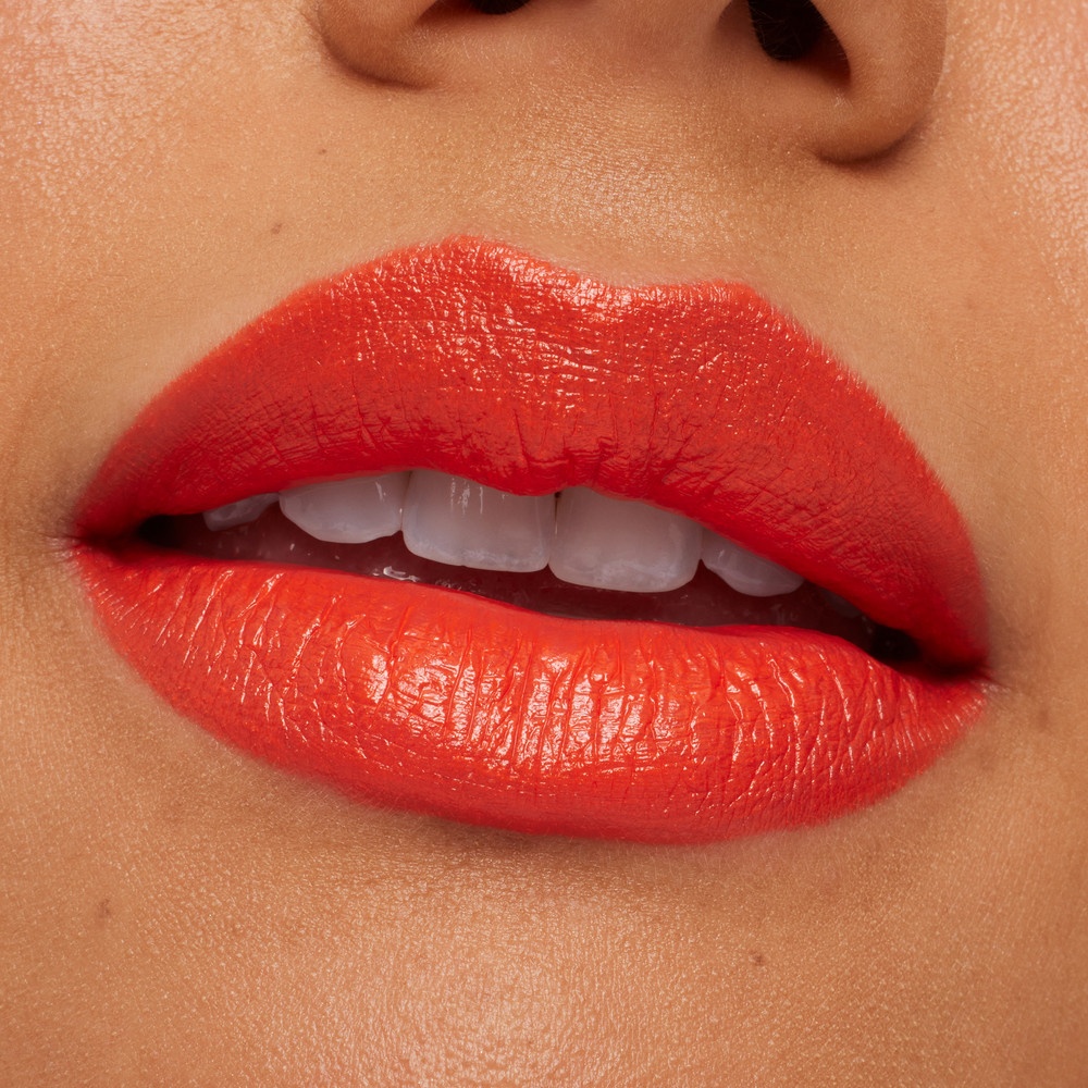 Губная помада Macximal Satin Lipstick 