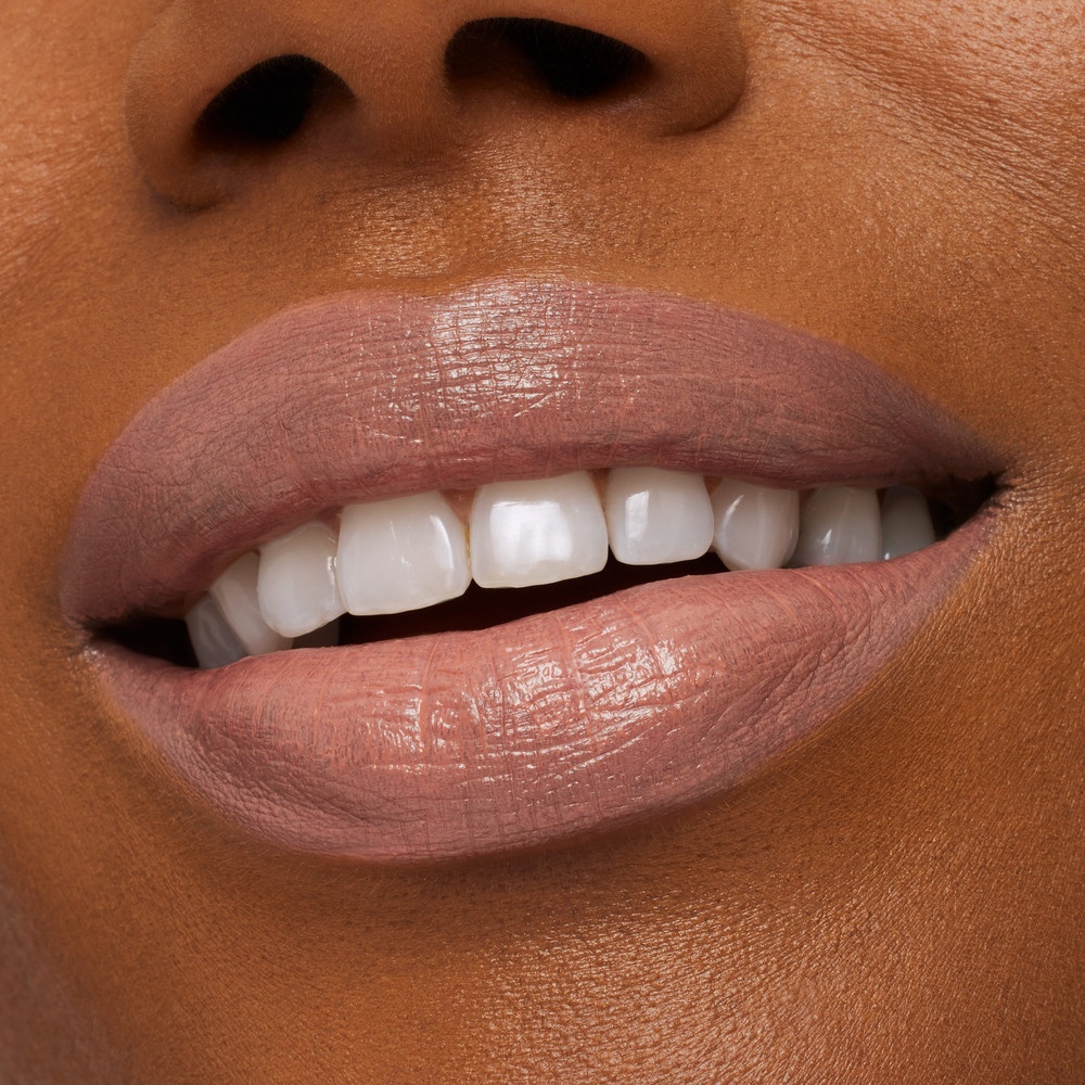 Губная помада Macximal Satin Lipstick 