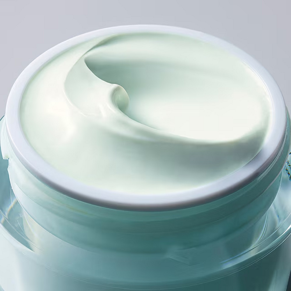 Крем для нормальной кожи DayWear Advanced Multi-Protection SPF15 купить в VISAGEHALL