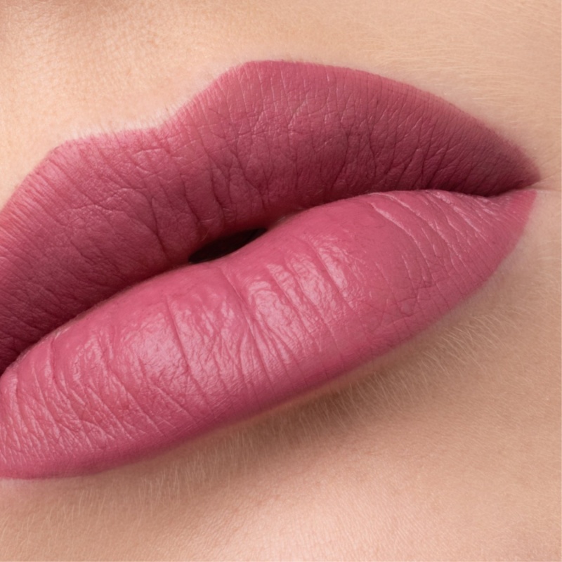 Помада матовая Magic Matte