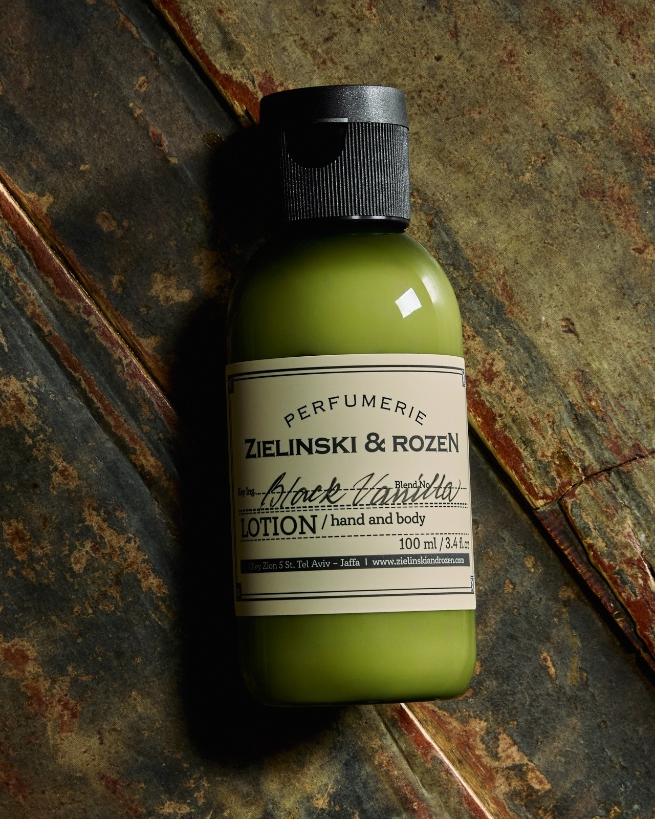 Лосьон для рук и тела Черная Ваниль купить в VISAGEHALL