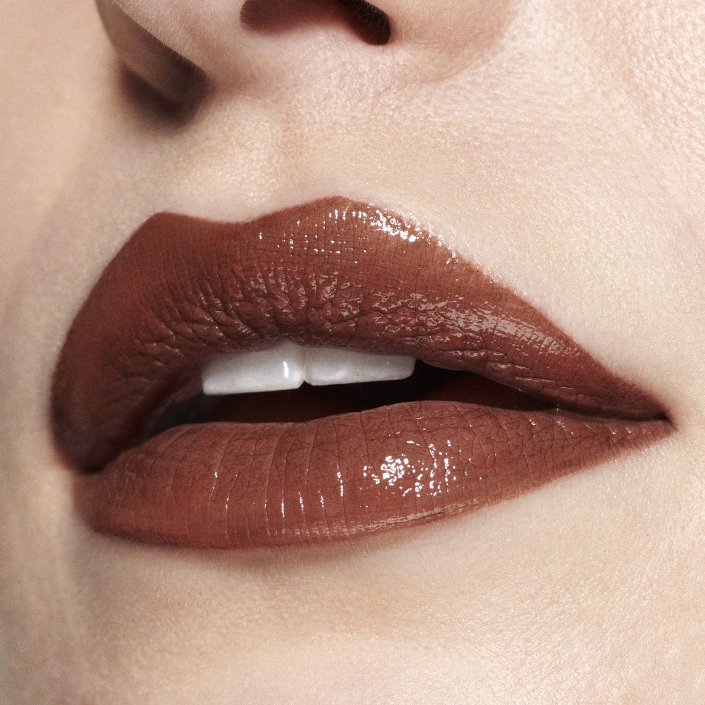 Губная помада Lustreglass Lipstick 