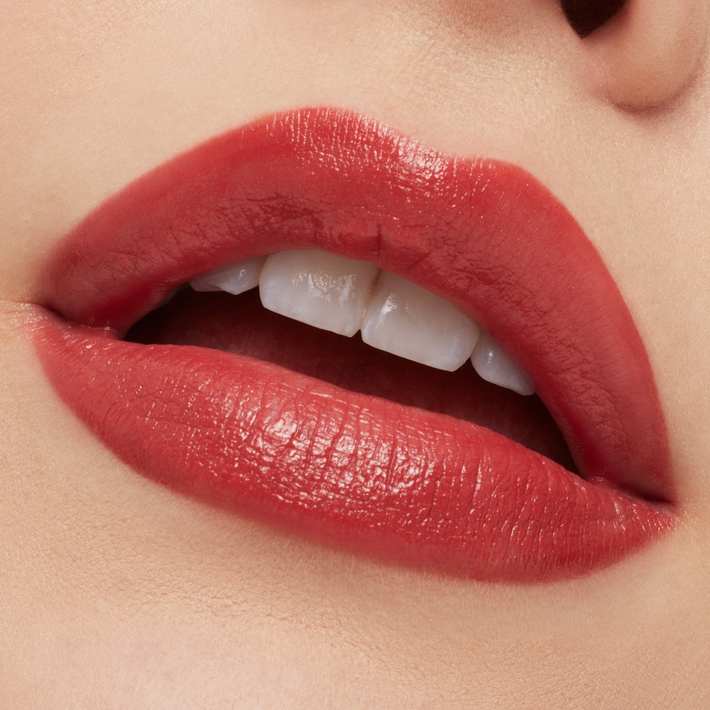 Губная помада Macximal Satin Lipstick 