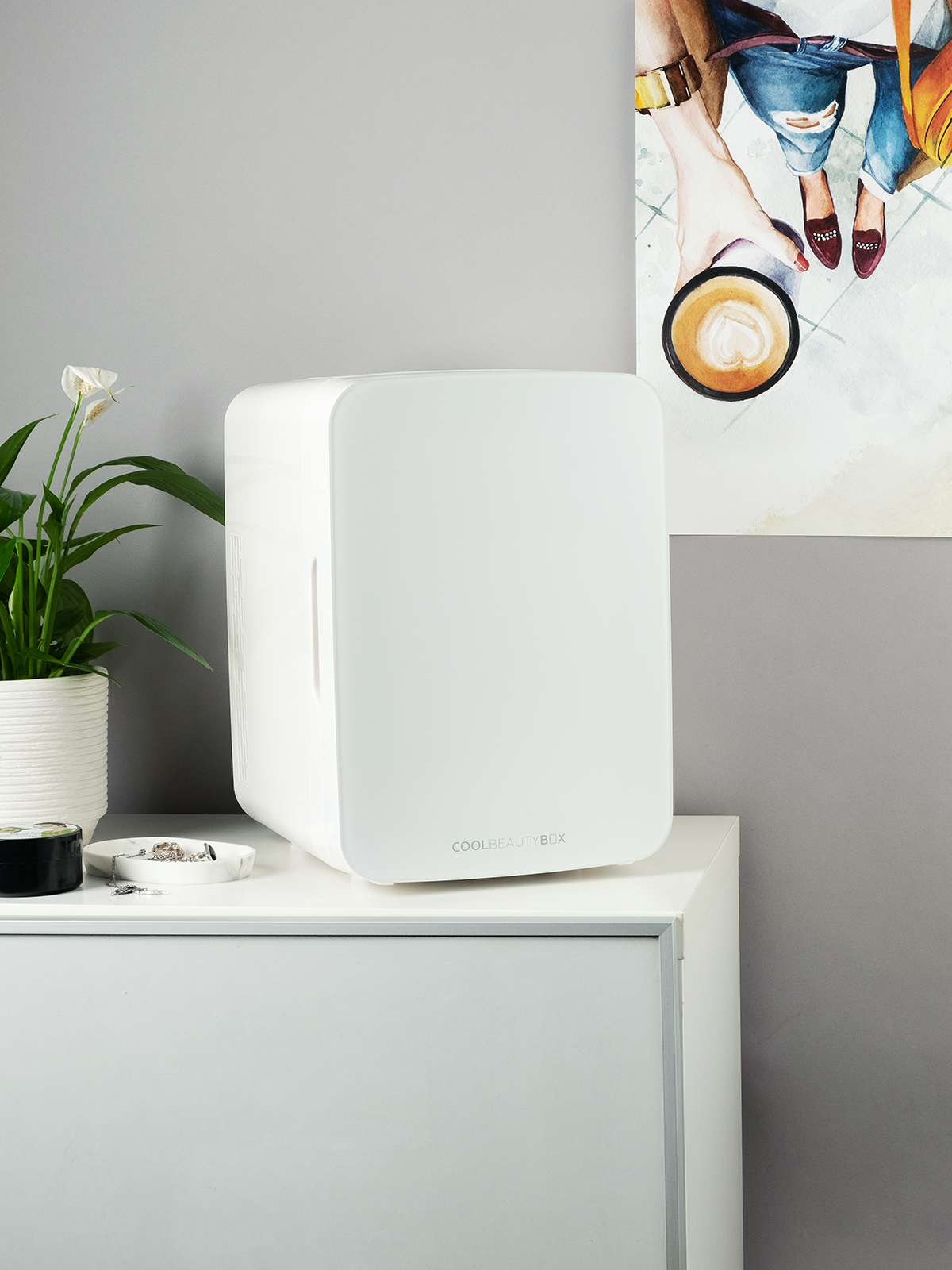 Мини-холодильник Lux Box White 10л купить в VISAGEHALL