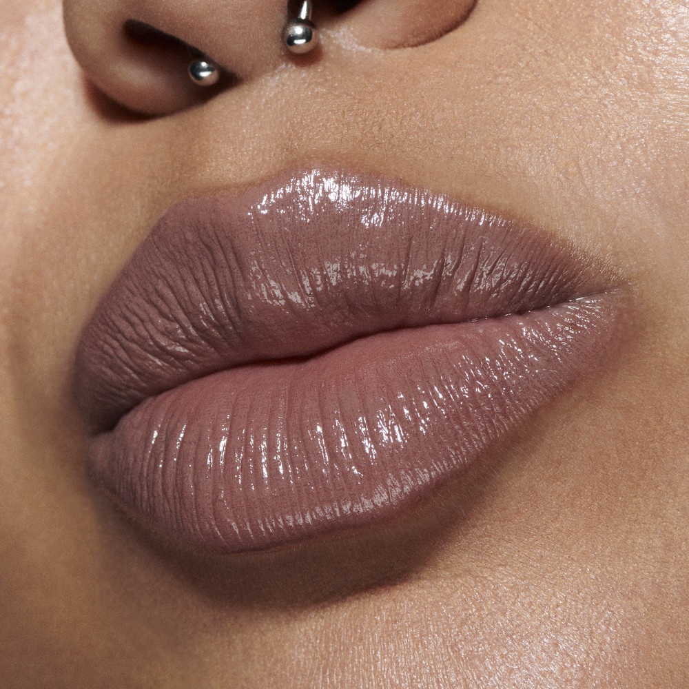 Губная помада Lustreglass Lipstick 