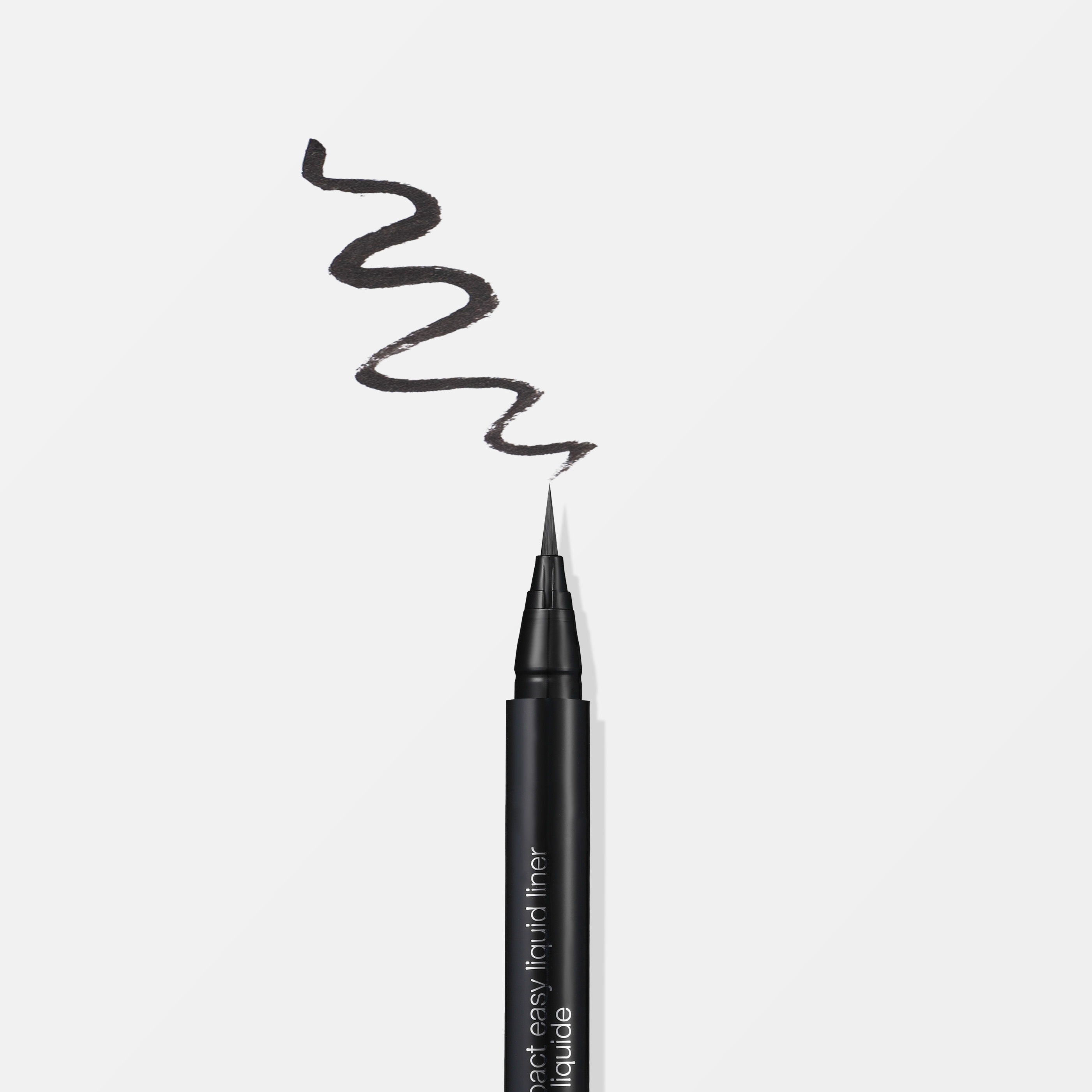 Подводка для век жидкая High Impact Easy Liquid Liner 