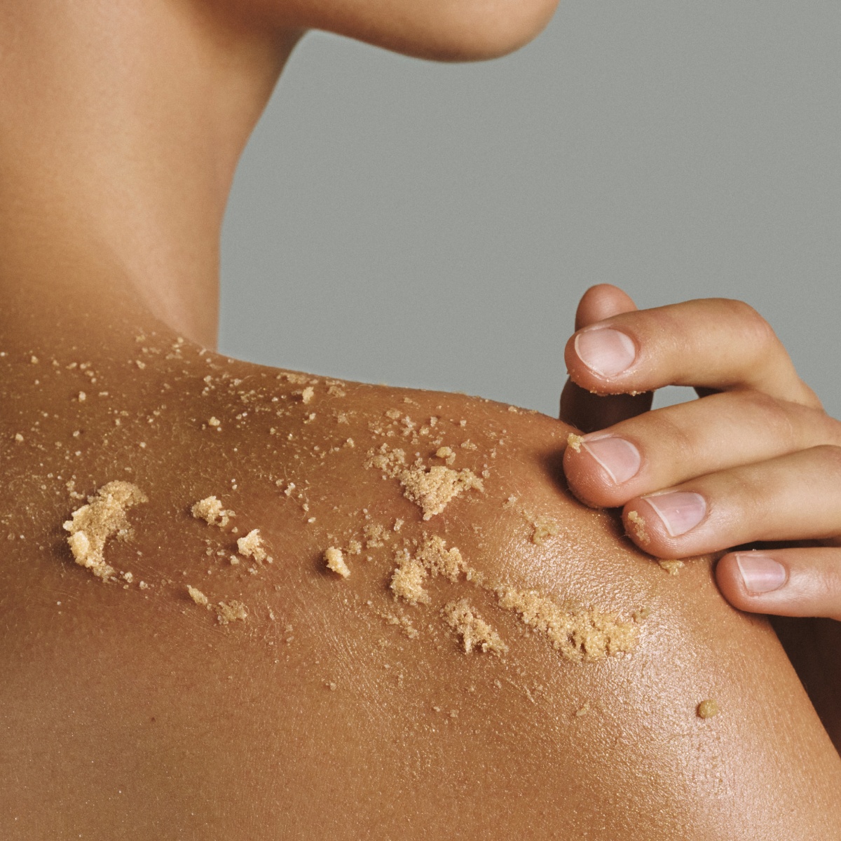 Скраб для тела Body shimmering scrub купить в VISAGEHALL