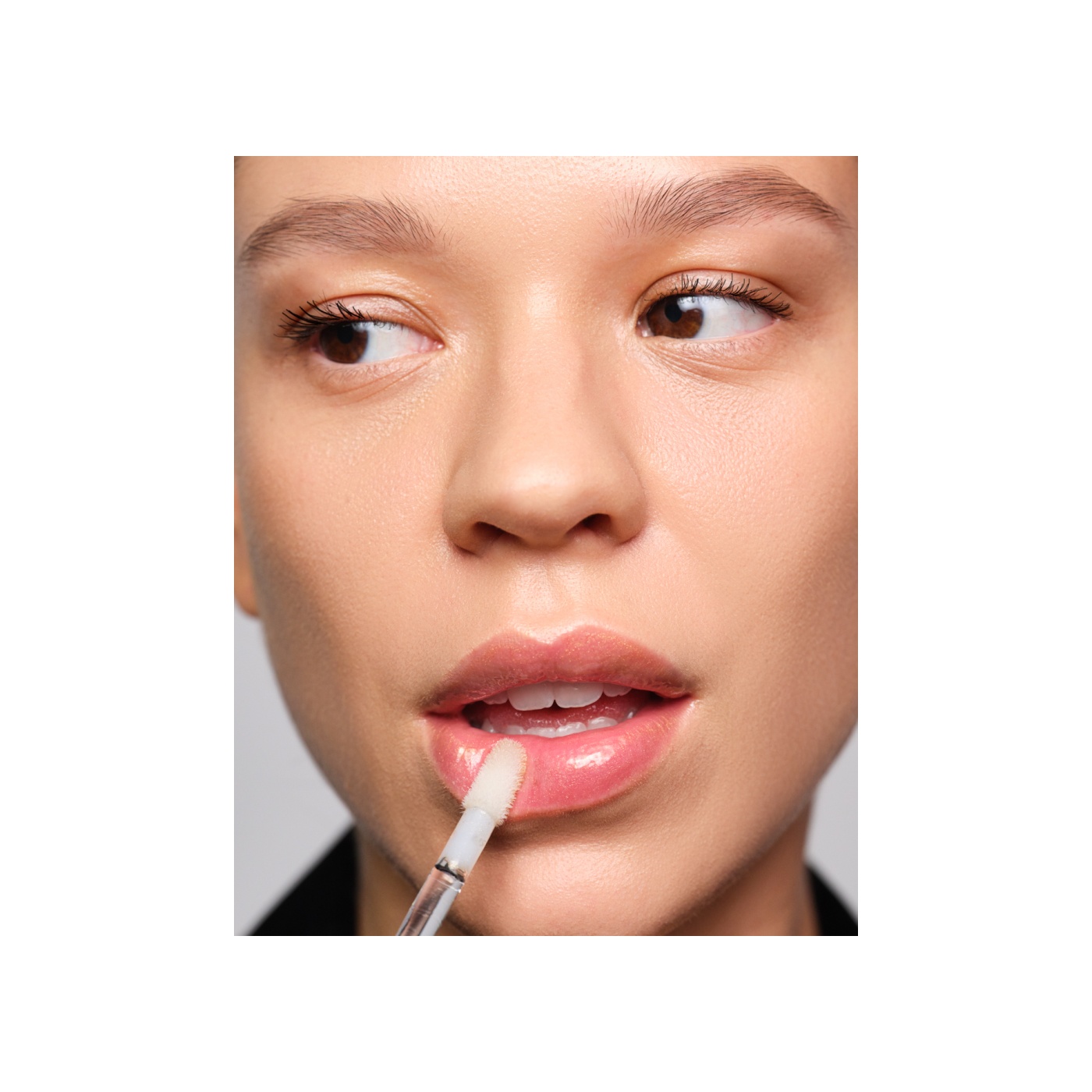 Блеск для губ Glam Shine Lip Gloss