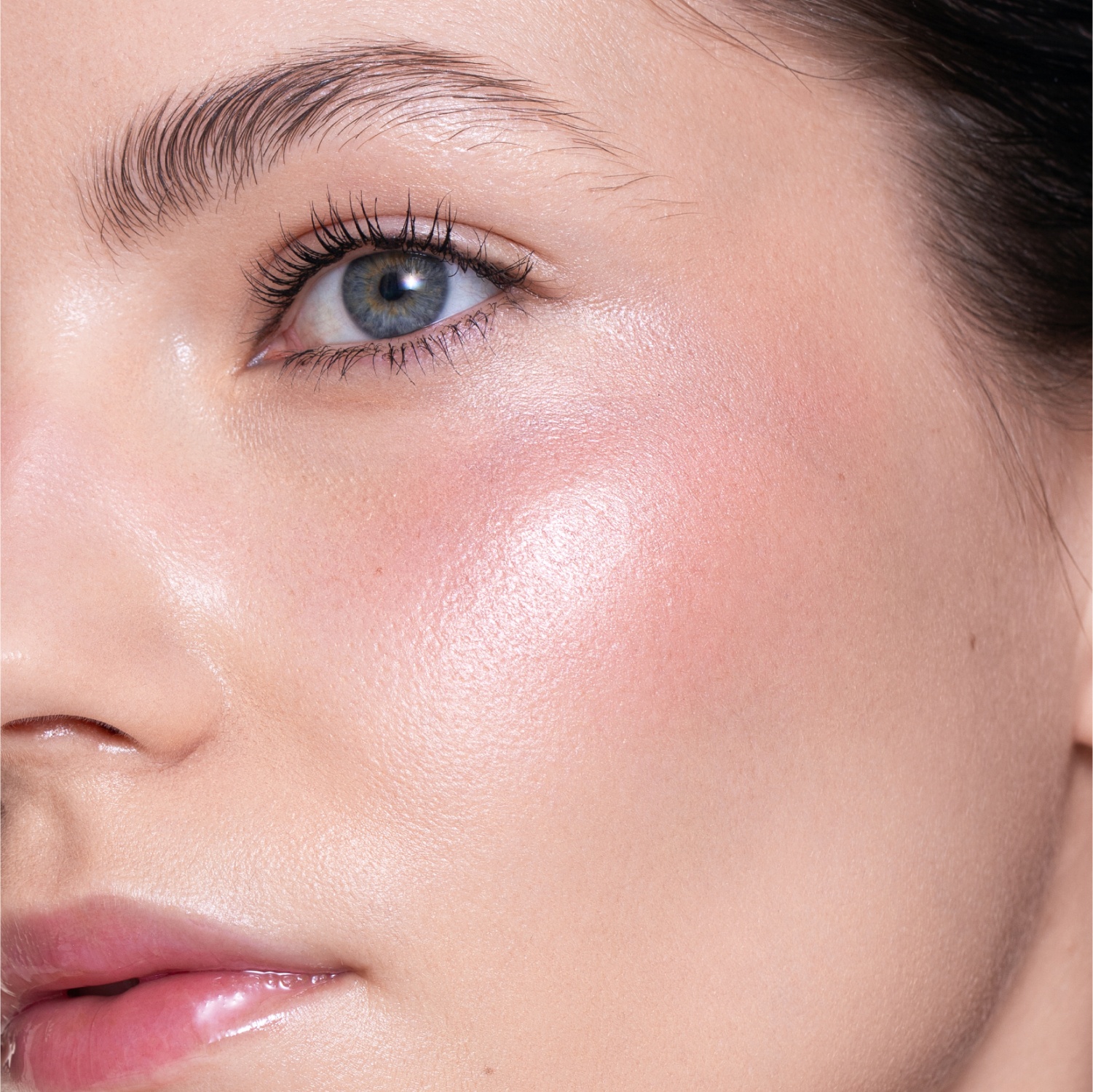 Румяна жидкие сияющие Soft Glow Liquid Blush