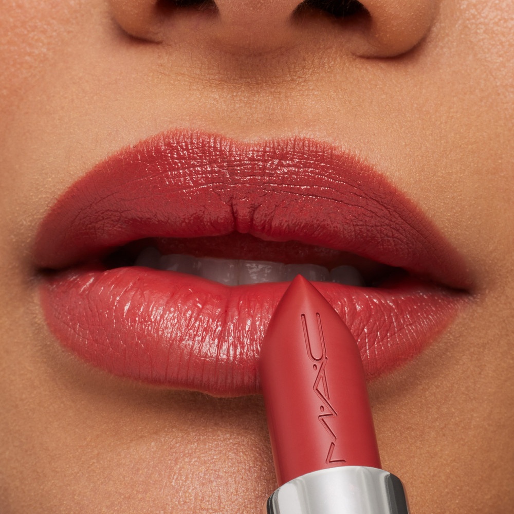 Губная помада Macximal Satin Lipstick 