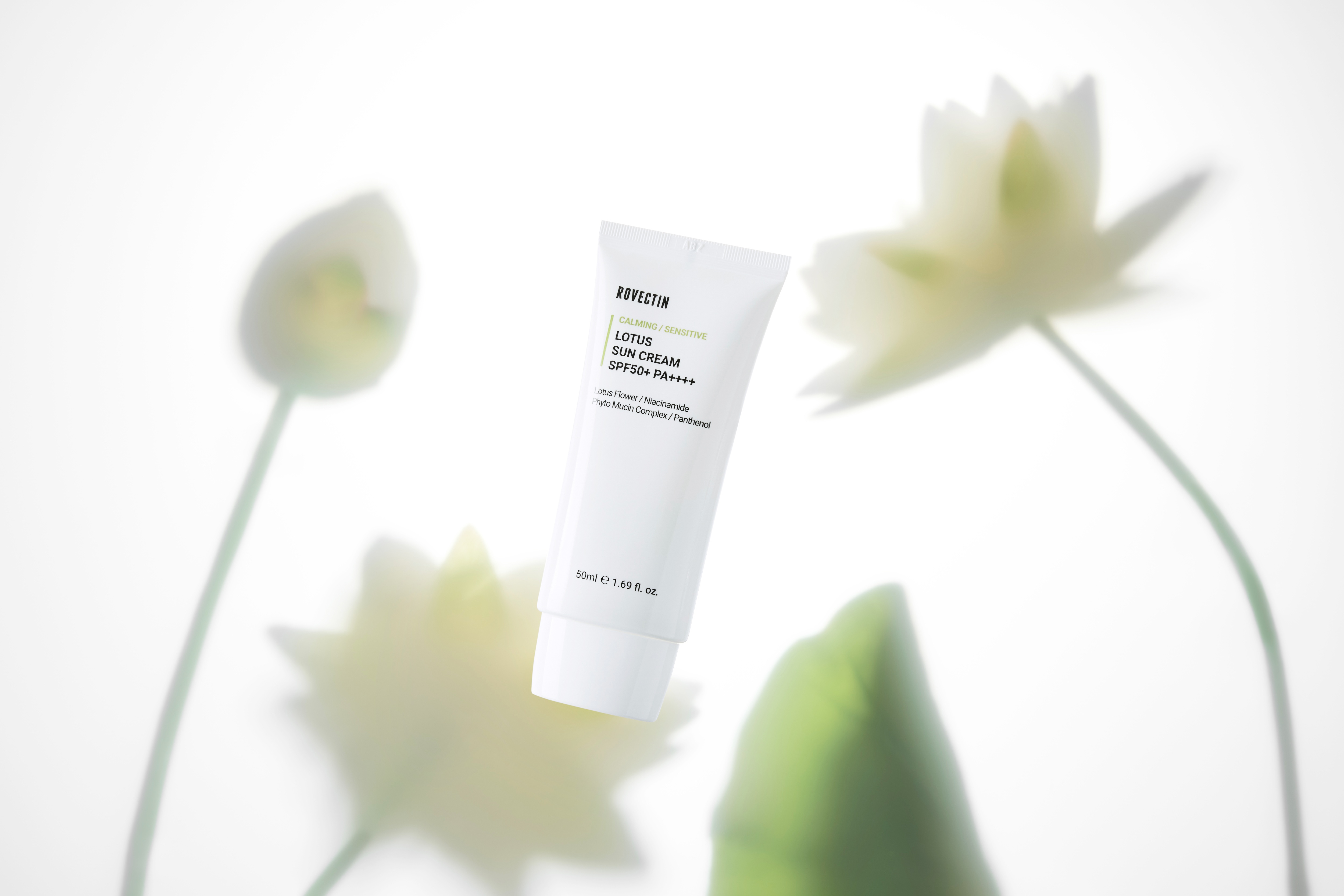 Крем солнцезащитный успокаивающий SPF50+ PA++++ купить в VISAGEHALL