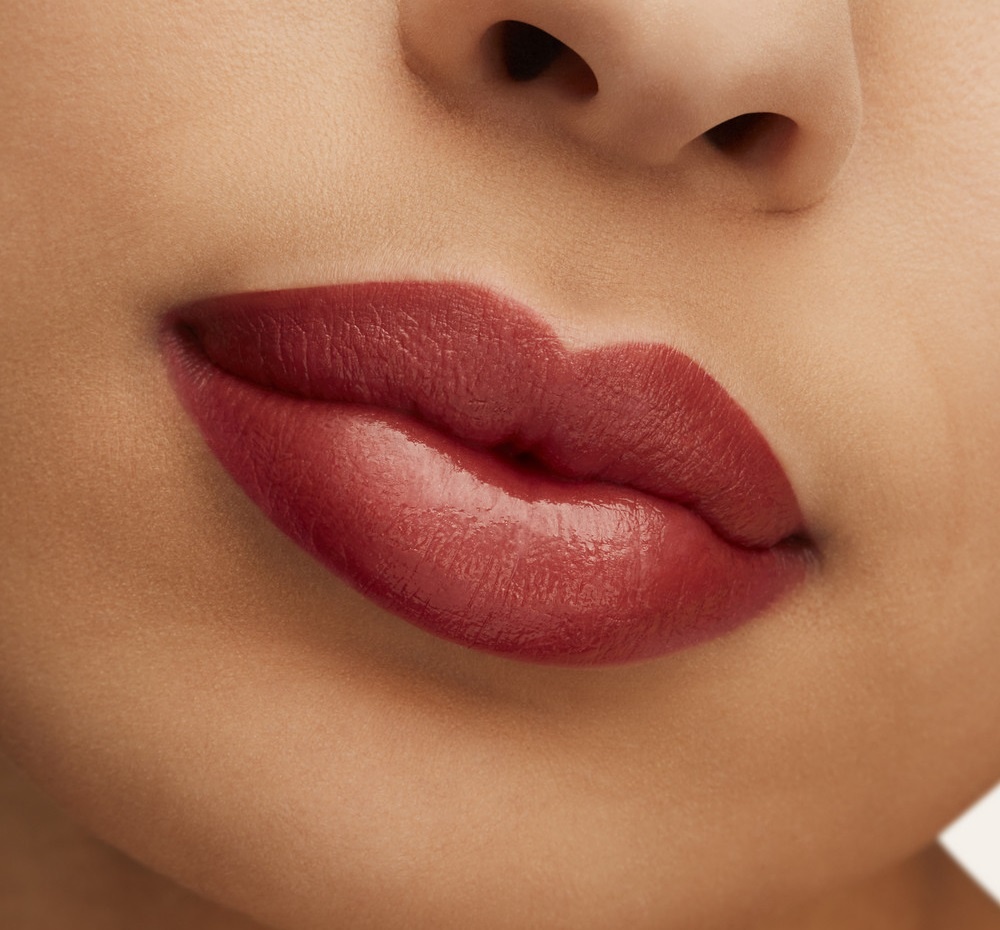Помада для губ Lustreglass Sheer-Shine Lipstick