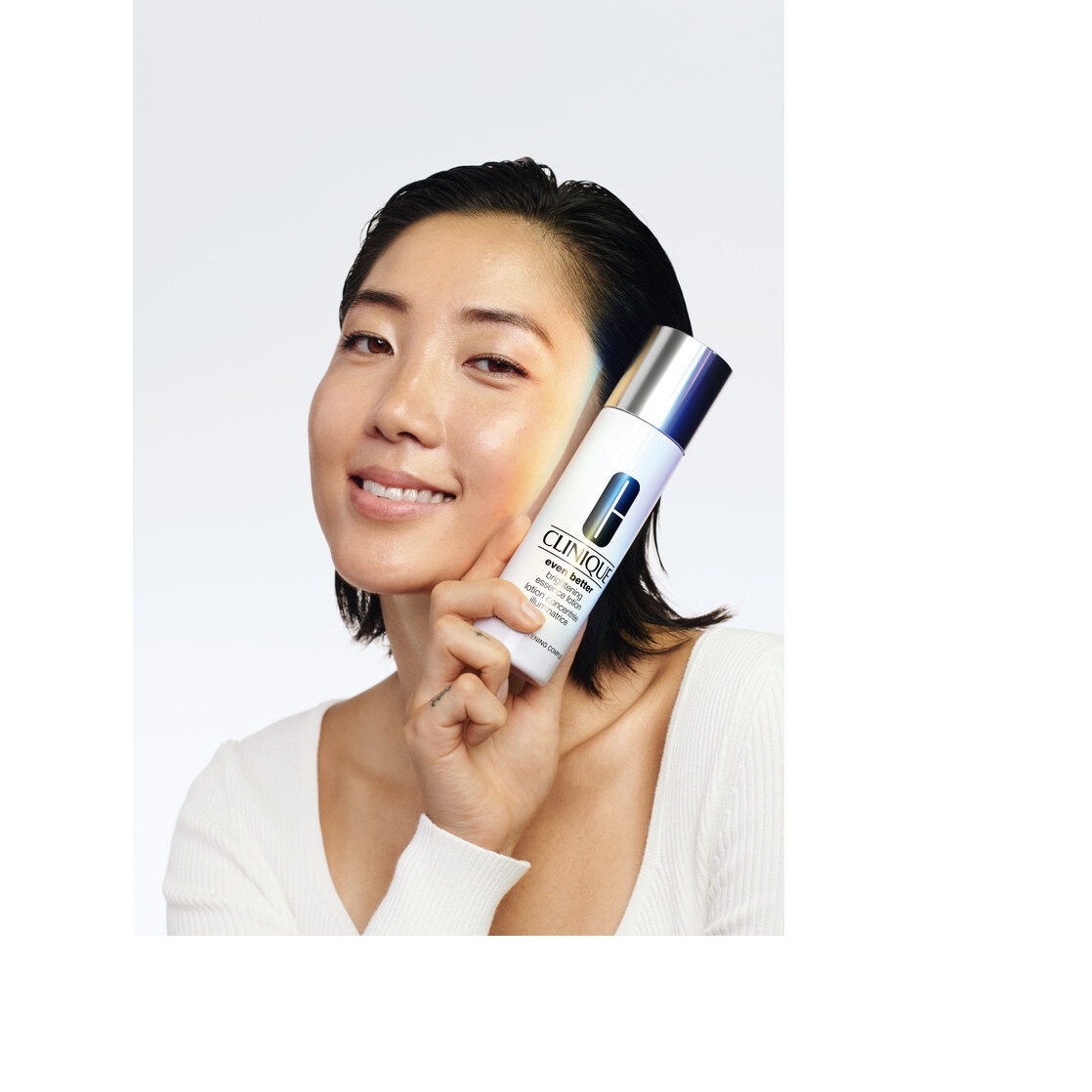 Лосьон выравнивающий для сияния кожи Brightening Essence Lotion купить в VISAGEHALL