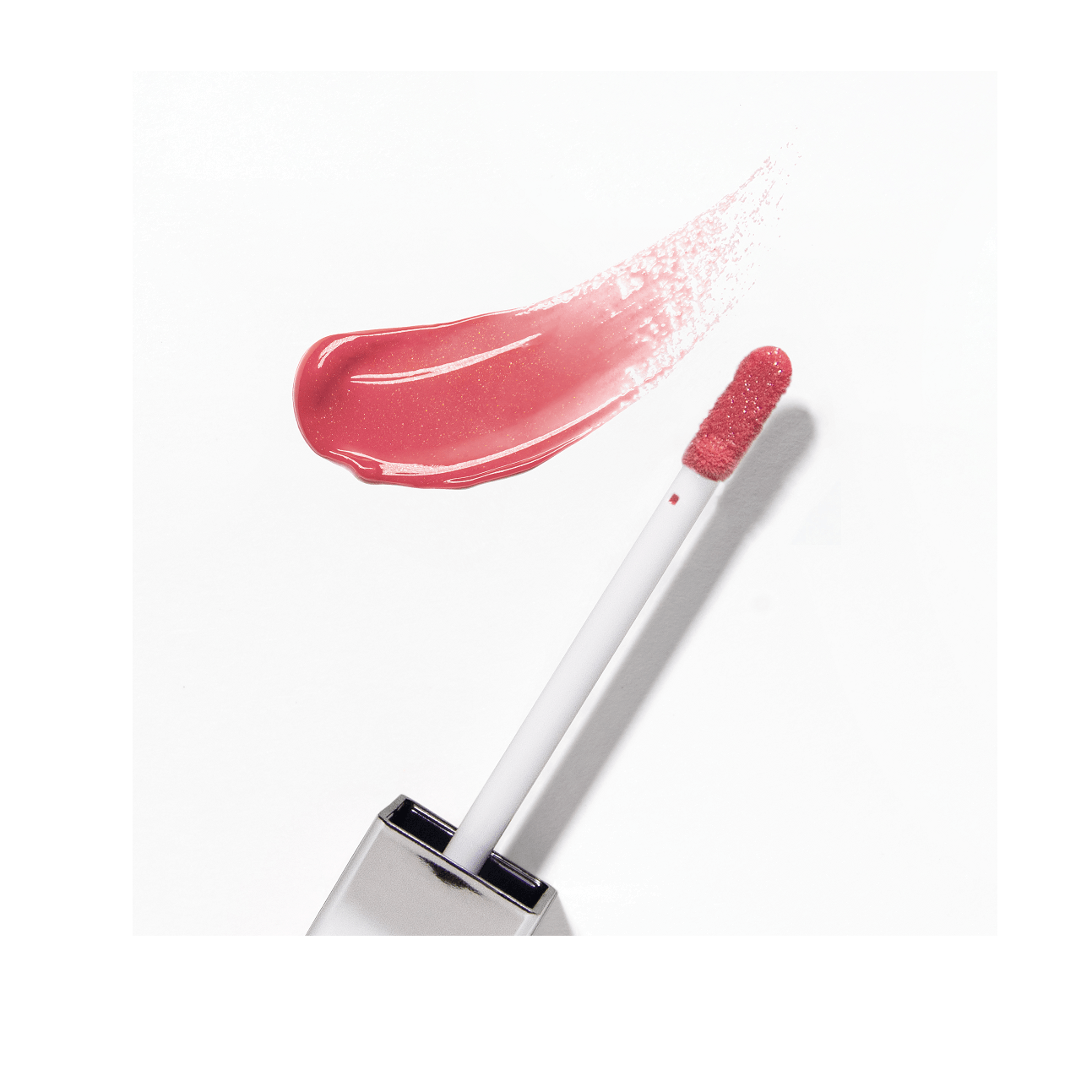 Блеск для губ легкий сияющий Color Salute Light Weight Lip Glaze