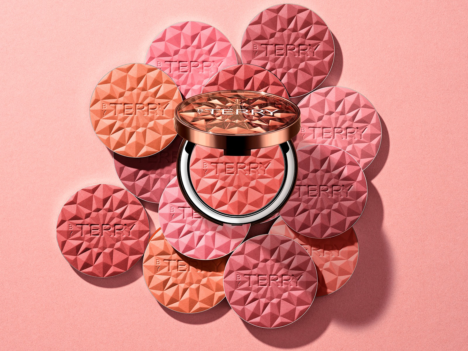 Румяна с эффектом сияния Tea To Tan Powder Blush