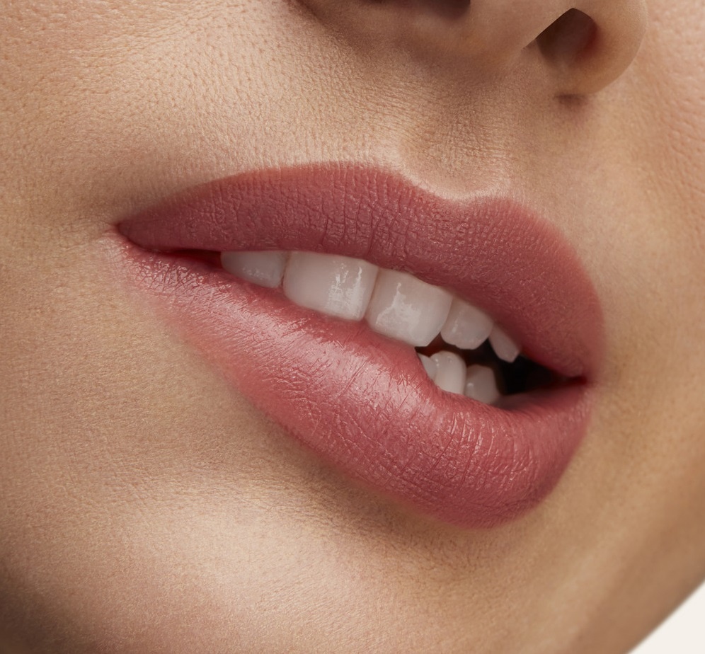 Помада для губ Lustreglass Sheer-Shine Lipstick