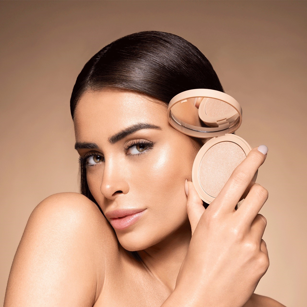Хайлайтер компактный для лица Wonder Me Glow