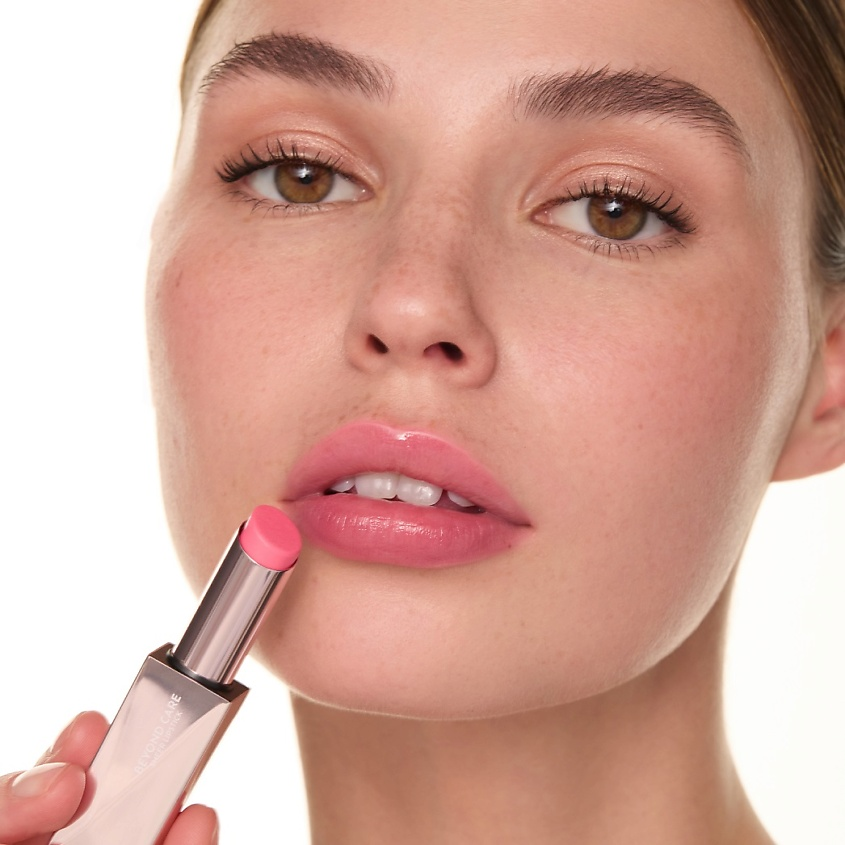 Помада-бальзам Lipstick Beyond Care Sheer