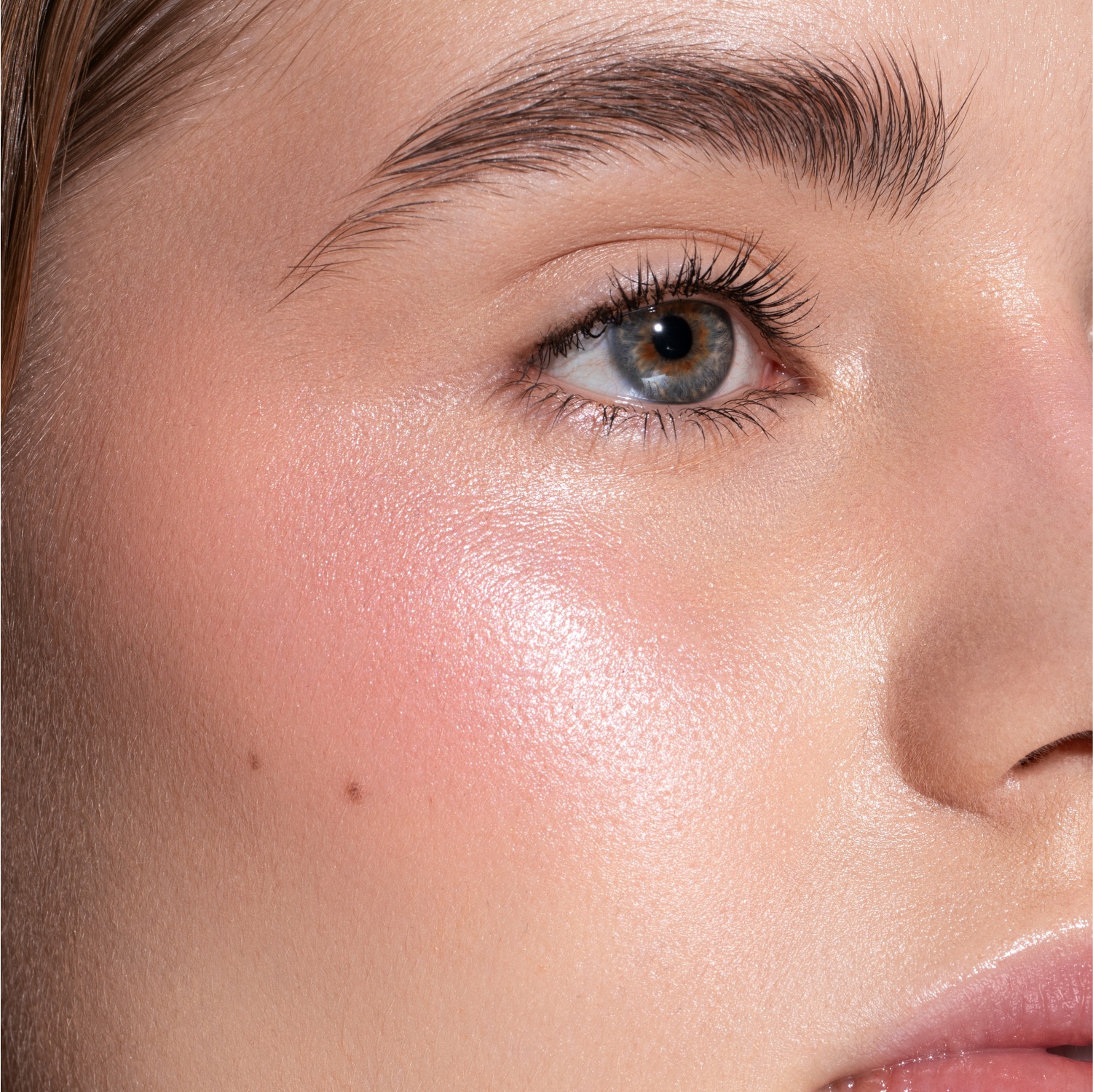Румяна жидкие сияющие Soft Glow Liquid Blush