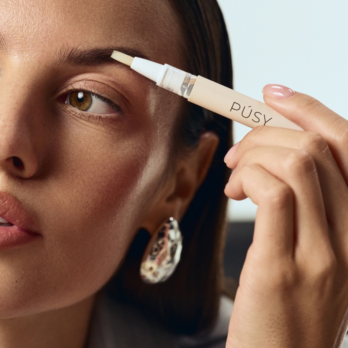 Сыворотка для роста ресниц и бровей Lash & brow grow booster купить в VISAGEHALL