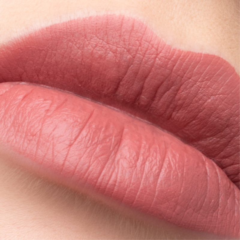 Помада матовая Magic Matte