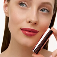 Помада-бальзам оттеночная Wet Kiss Lipstick-Balm