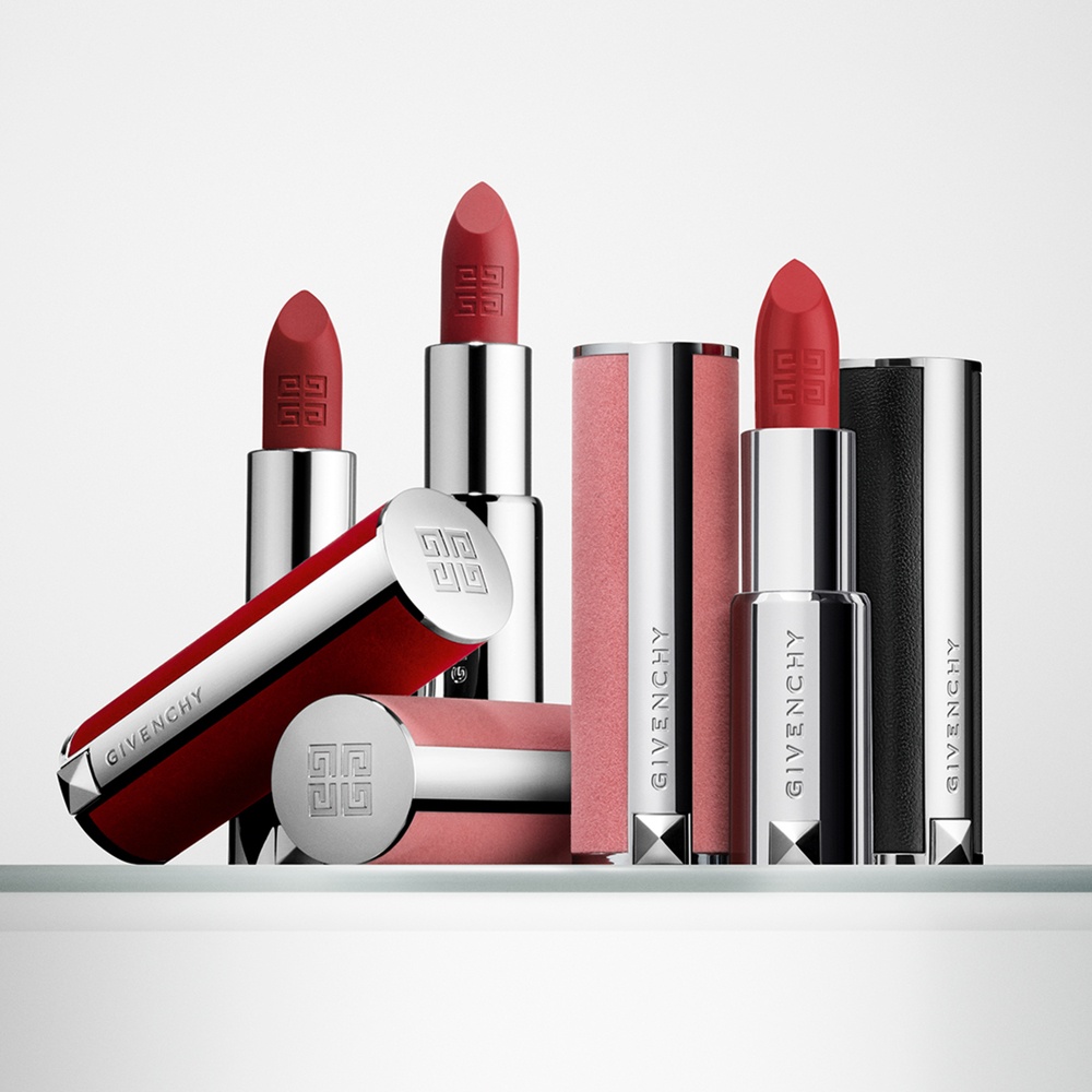 Помада для губ легкая увлажняющая Le Rouge Sheer Velvet
