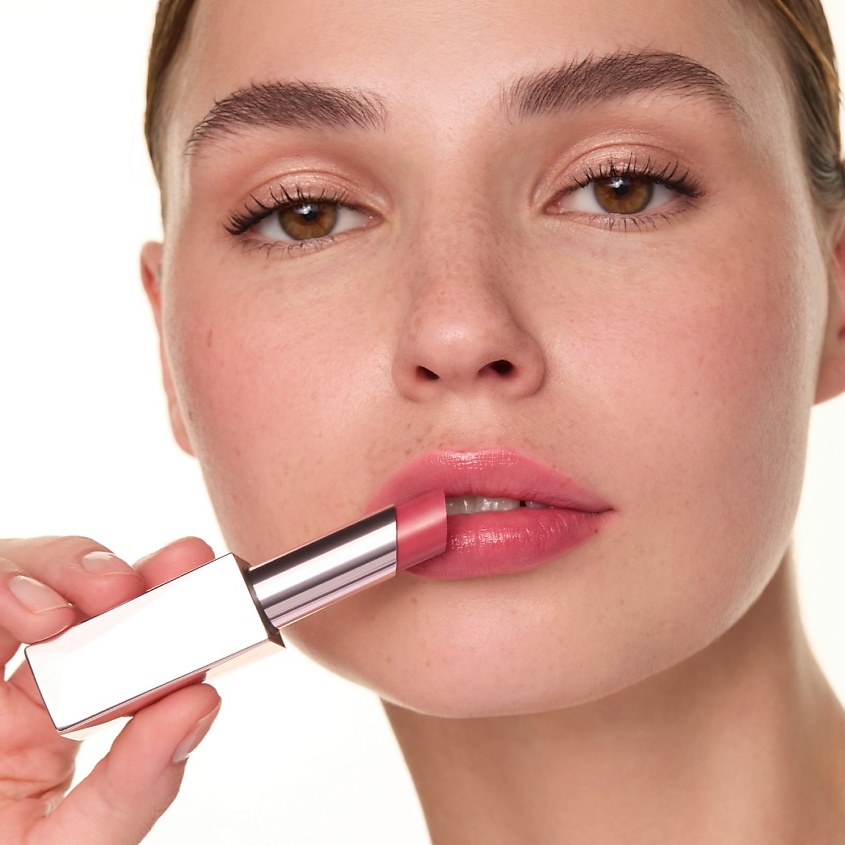 Помада-бальзам Lipstick Beyond Care Sheer