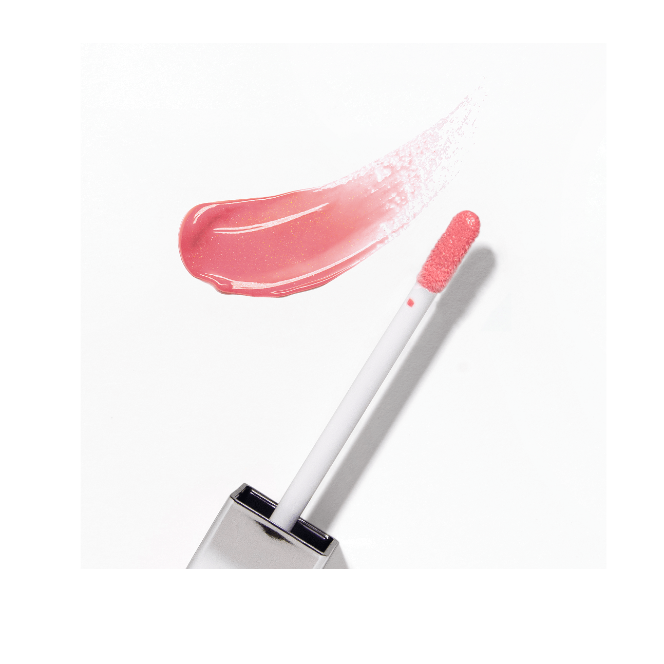 Блеск для губ легкий сияющий Color Salute Light Weight Lip Glaze