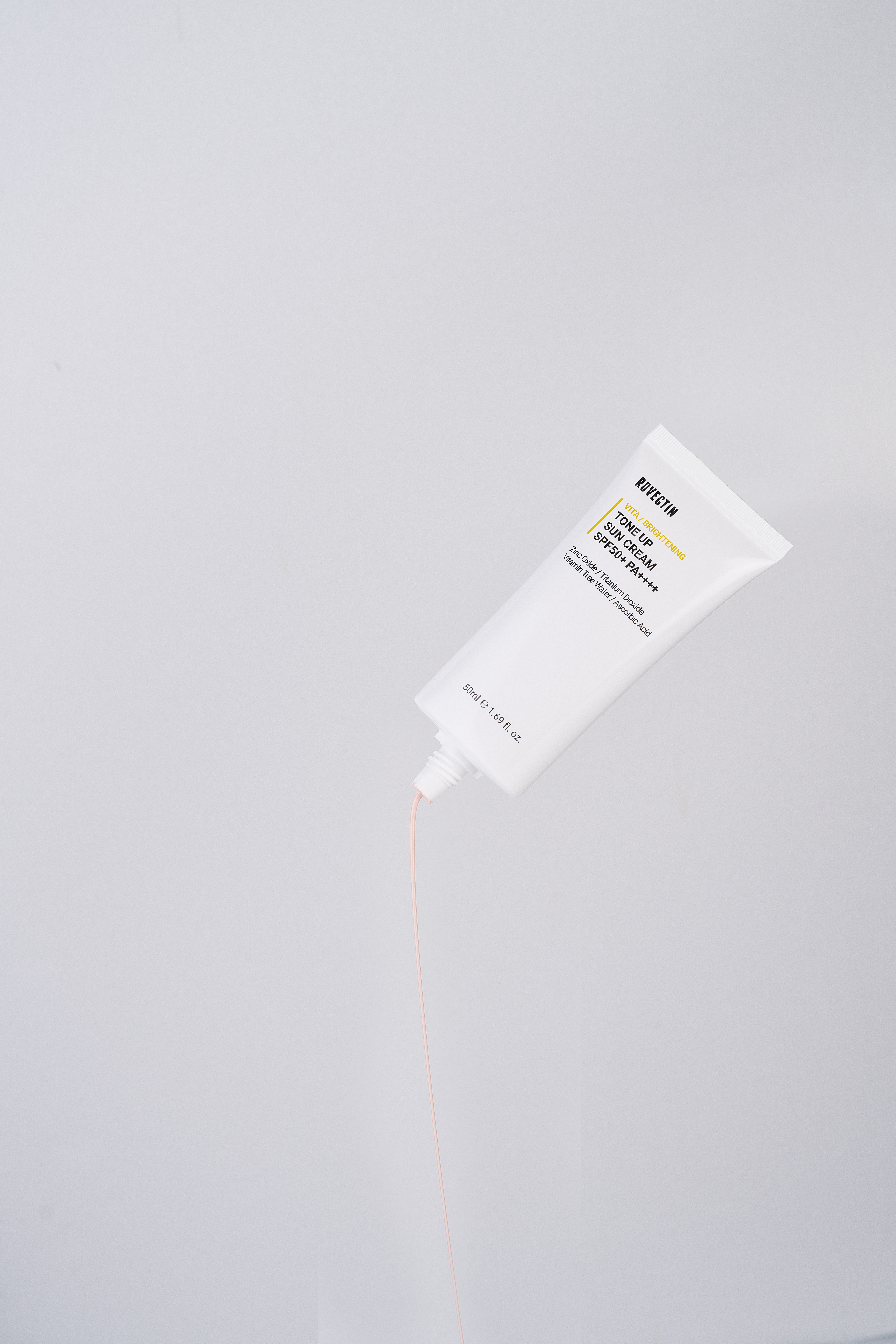Крем солнцезащитный витаминный тонирующий SPF50+ PA++++ купить в VISAGEHALL