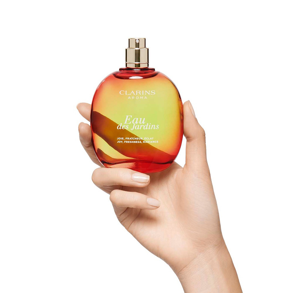 Вода освежающая Eau Des Jardins 