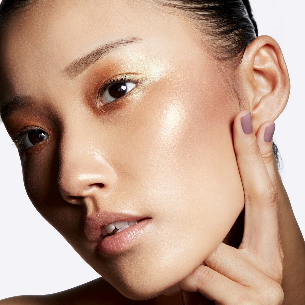 Пудра для лица компактная Extra Dimension Skinfinish
