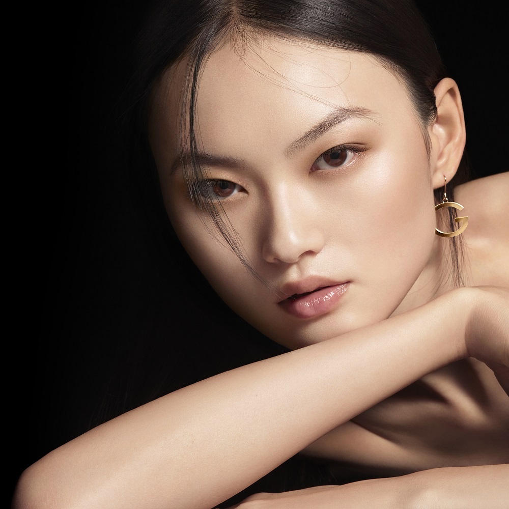 Пудра для лица компактная Parure Gold Skin Control 