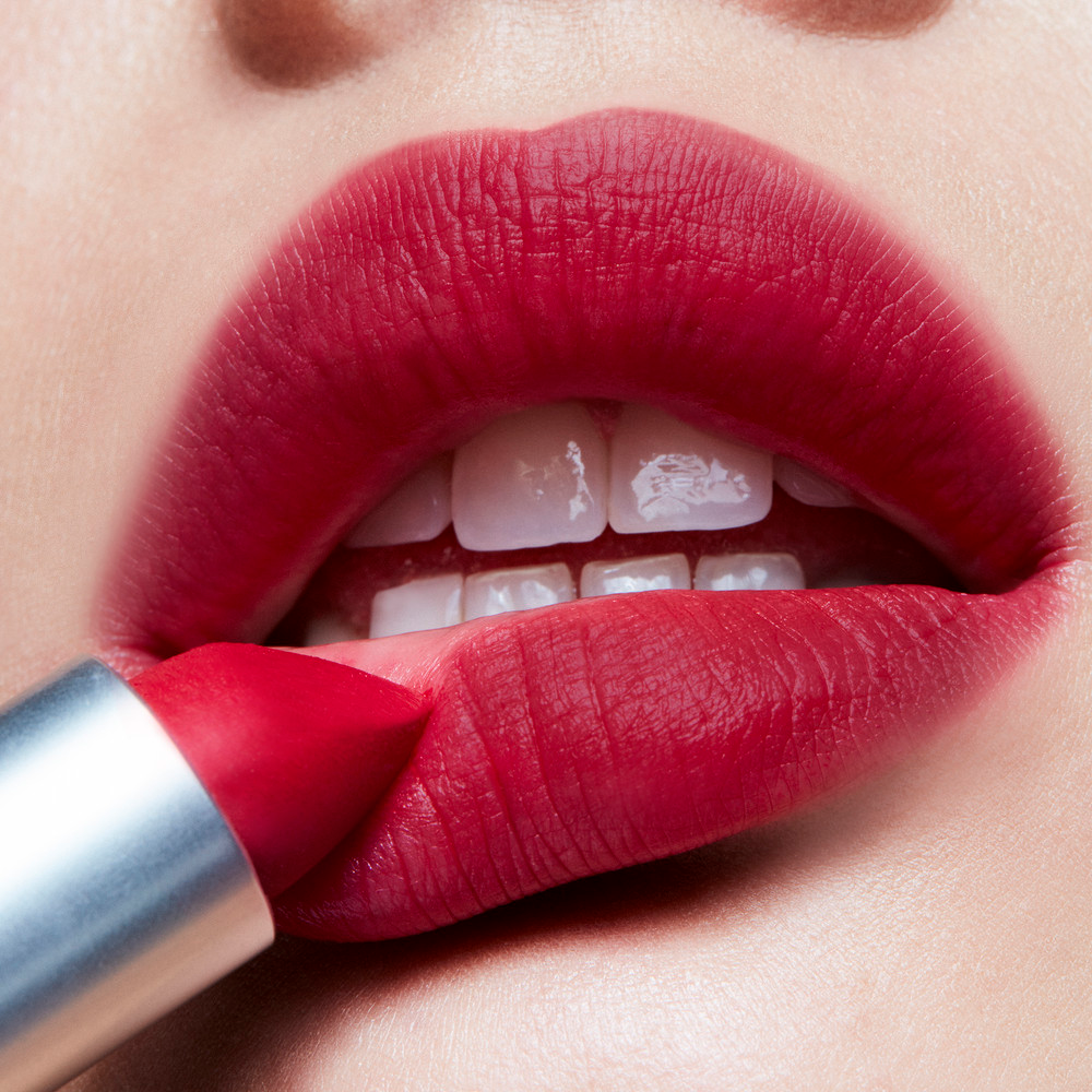Губная помада Powder Kiss Lipstick