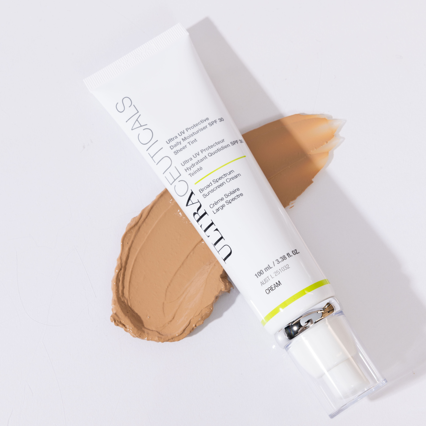 Крем защитный увлажняющий с эффектом лёгкого тонирования SPF30 купить в VISAGEHALL