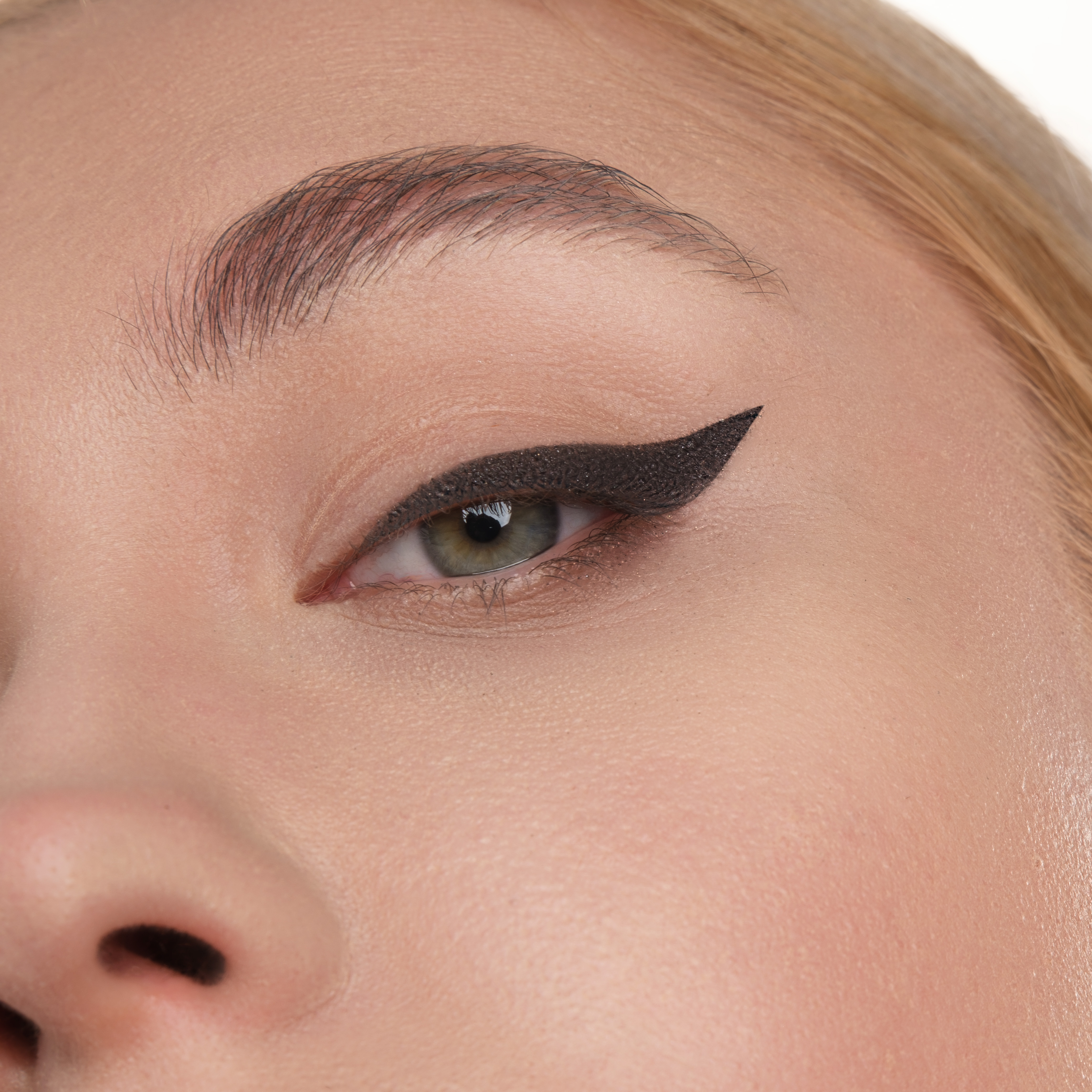 Карандаш для глаз High Impact Custom Black Kajal