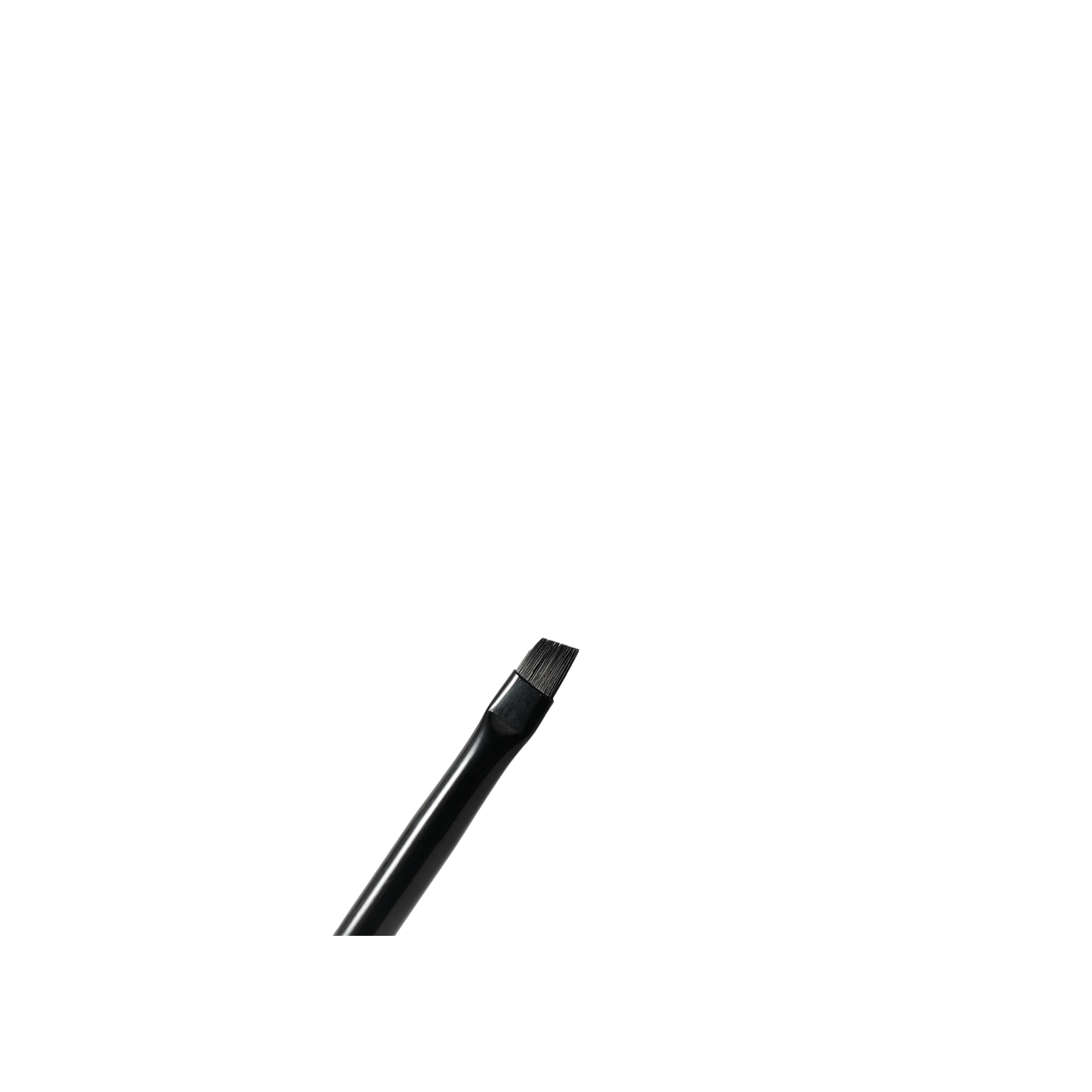 Кисть скошенная для нанесения подводки Makeup Artist Brush T05 купить в VISAGEHALL