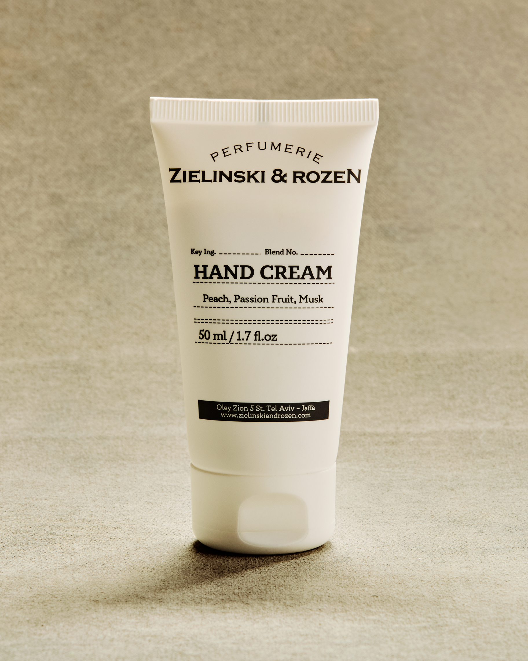 Крем для рук Персик, Маракуйя, Мускус купить в VISAGEHALL