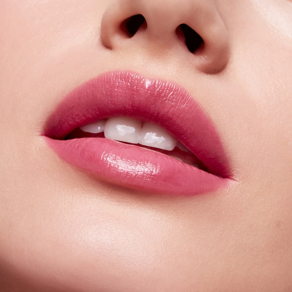Помада для губ Lustreglass Sheer-Shine Lipstick