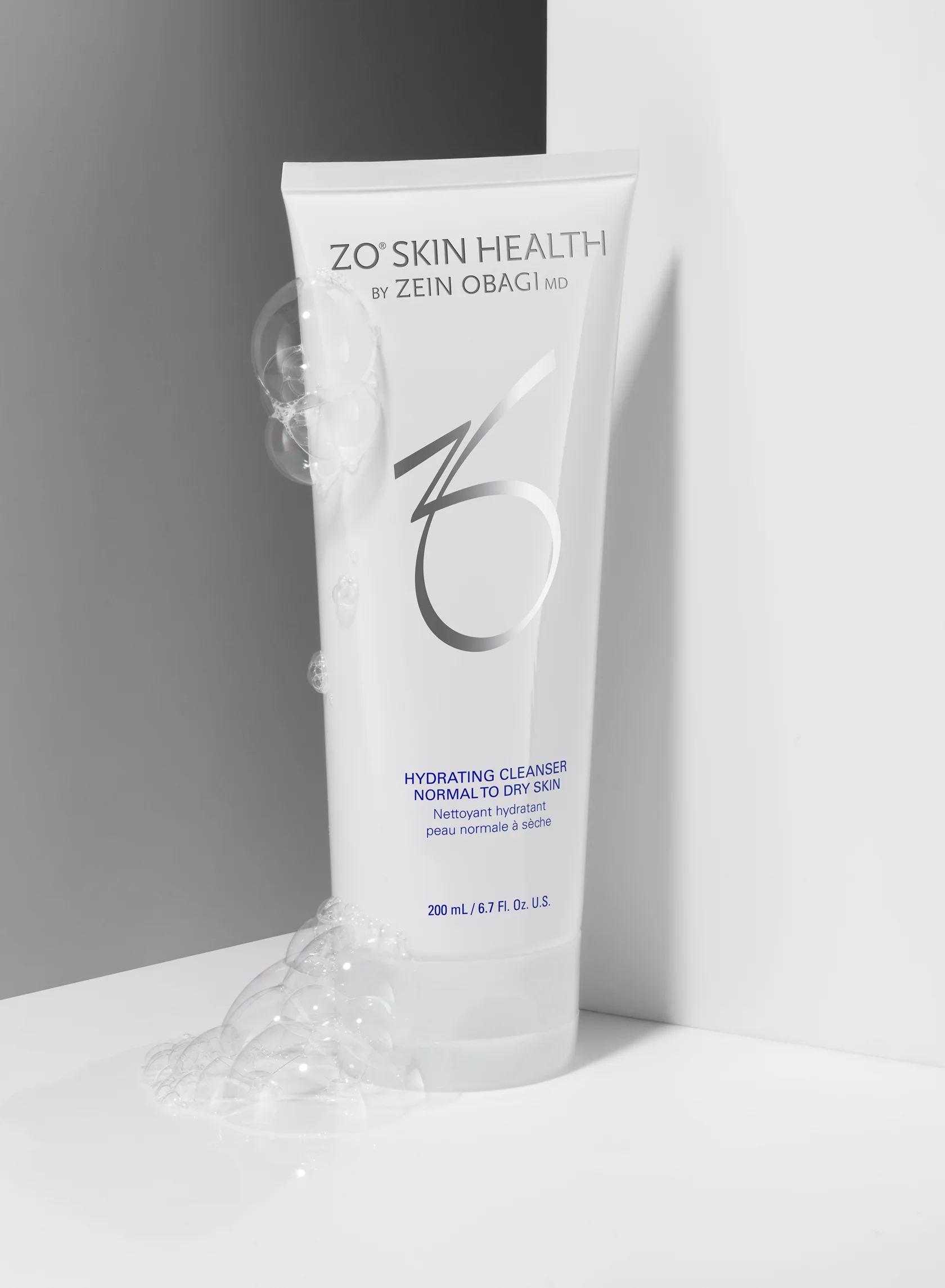 Очищающее средство с увлажняющим эффектом Hydrating Cleanser