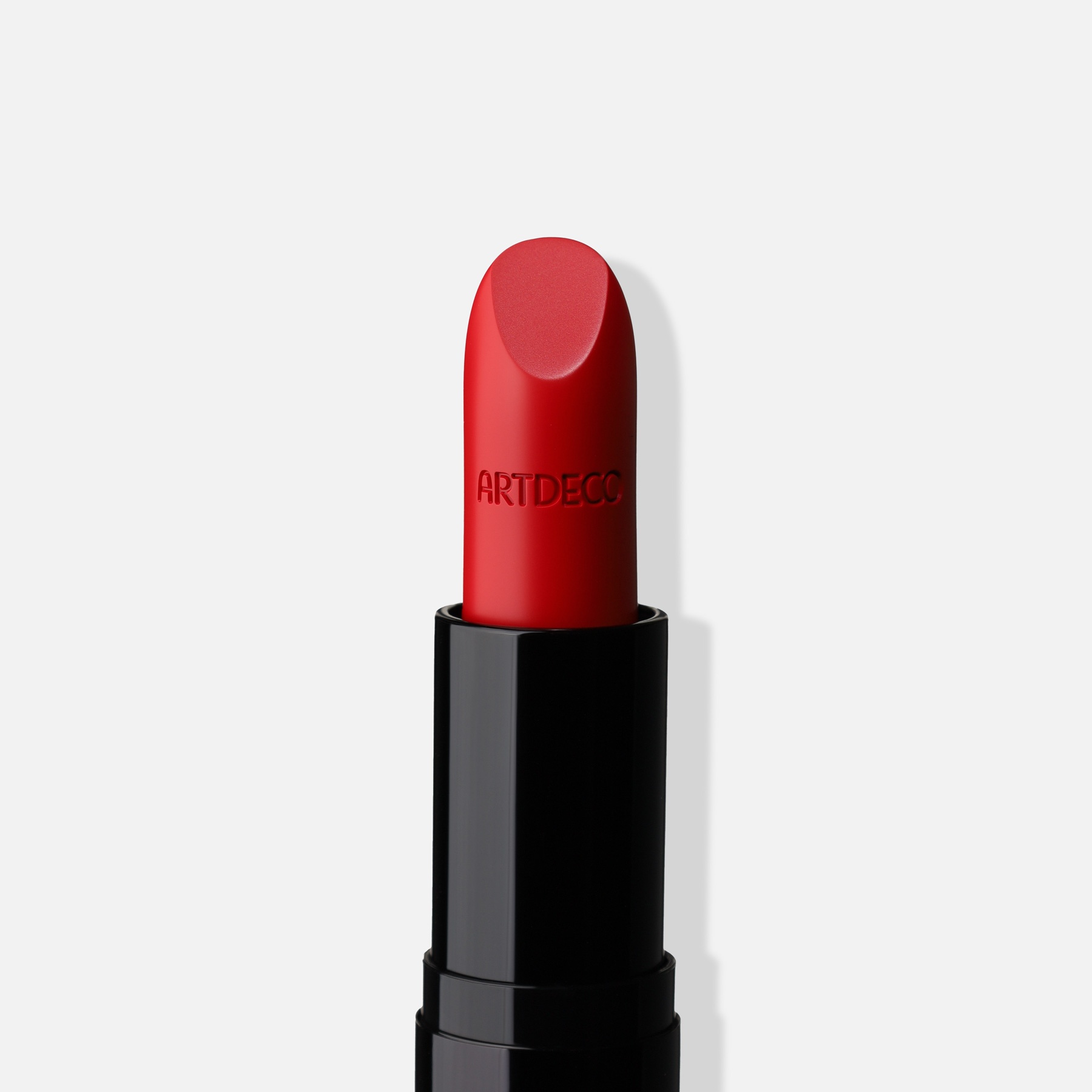 Помада для губ увлажняющая Perfect Color