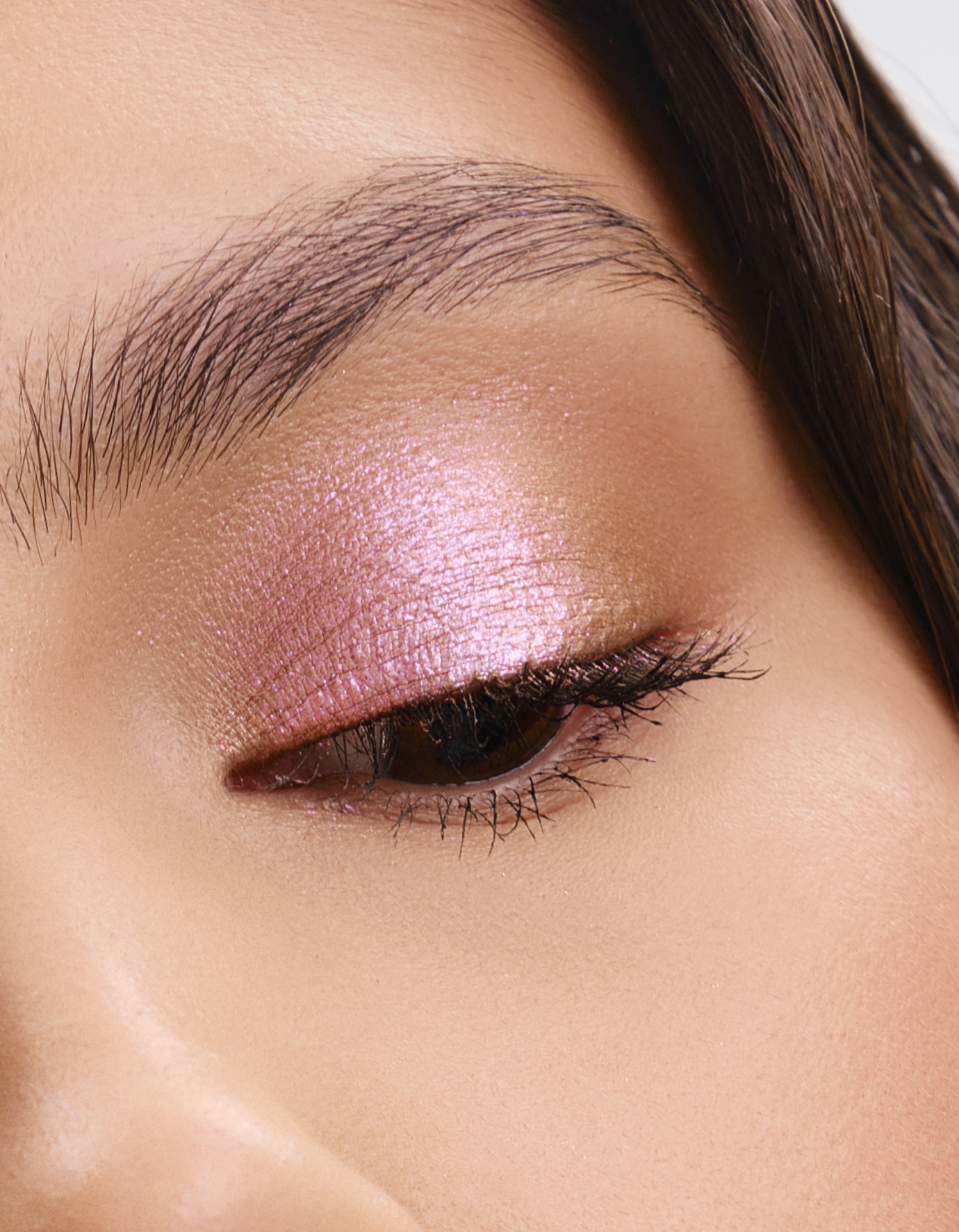 Тени-спарклы для век с влажным финишем Single Eyeshadow
