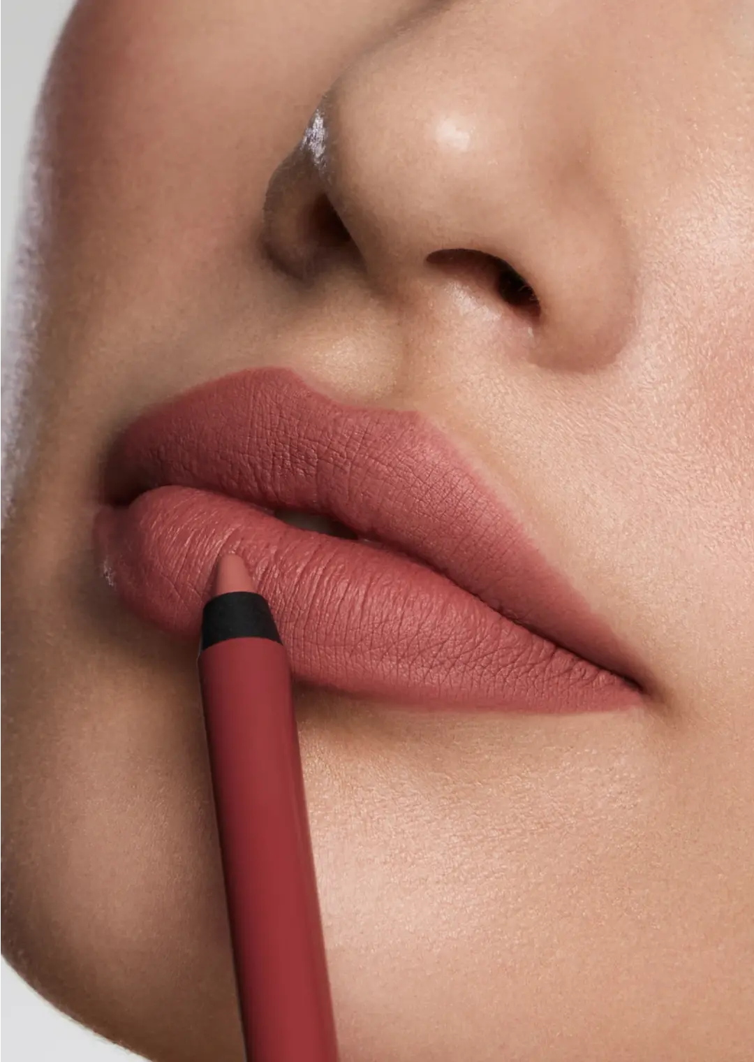 Карандаш для губ стойкий Long-Lasting Lip Pencil