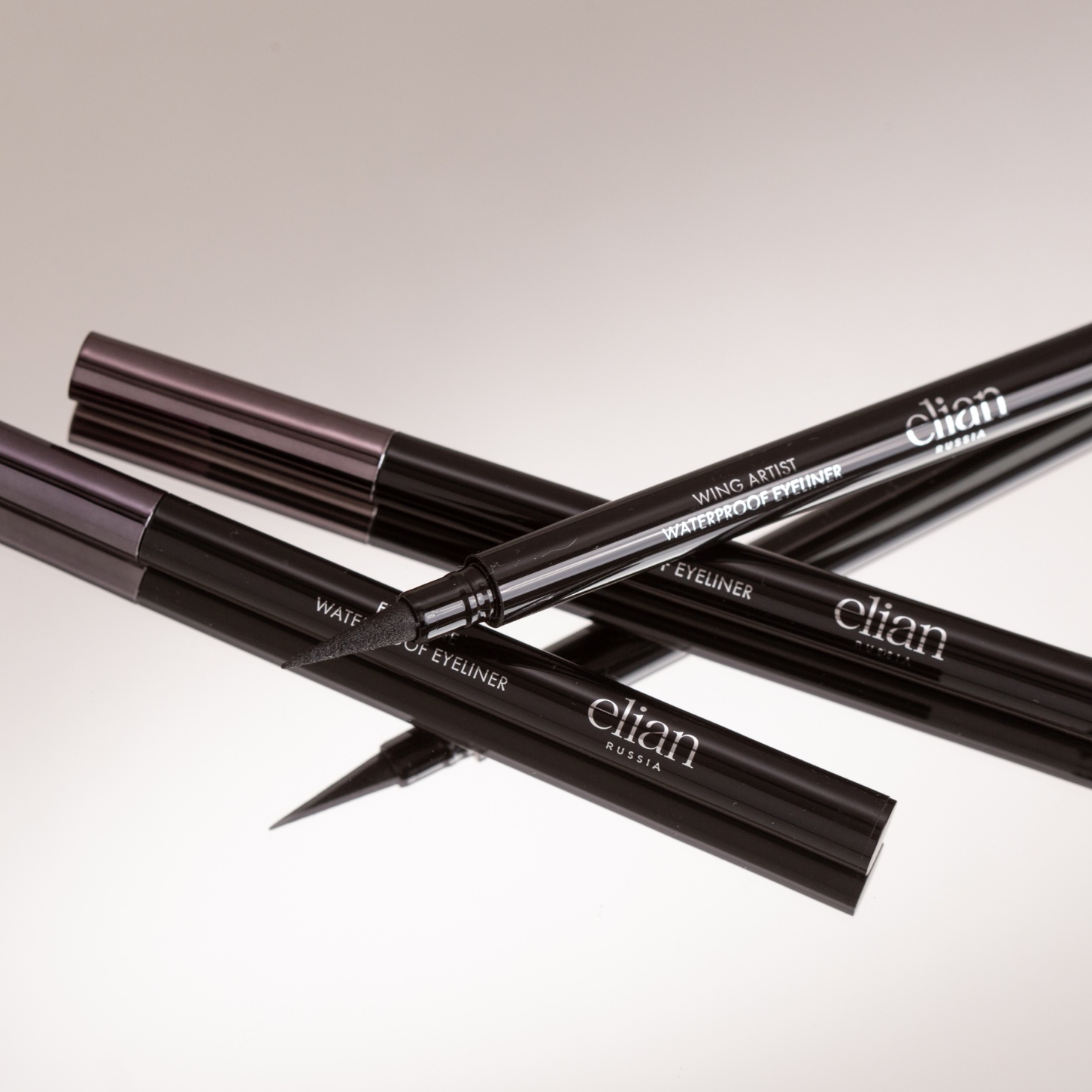 Подводка для глаз Wing Artist Waterproof
