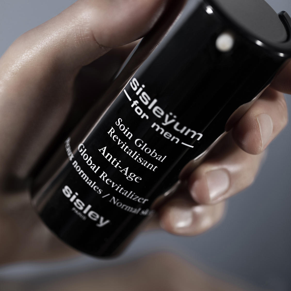 Sisleÿum Anti-Age Global Revitalizer for normal skin Гель для мужчин антивозрастной для нормальной кожи