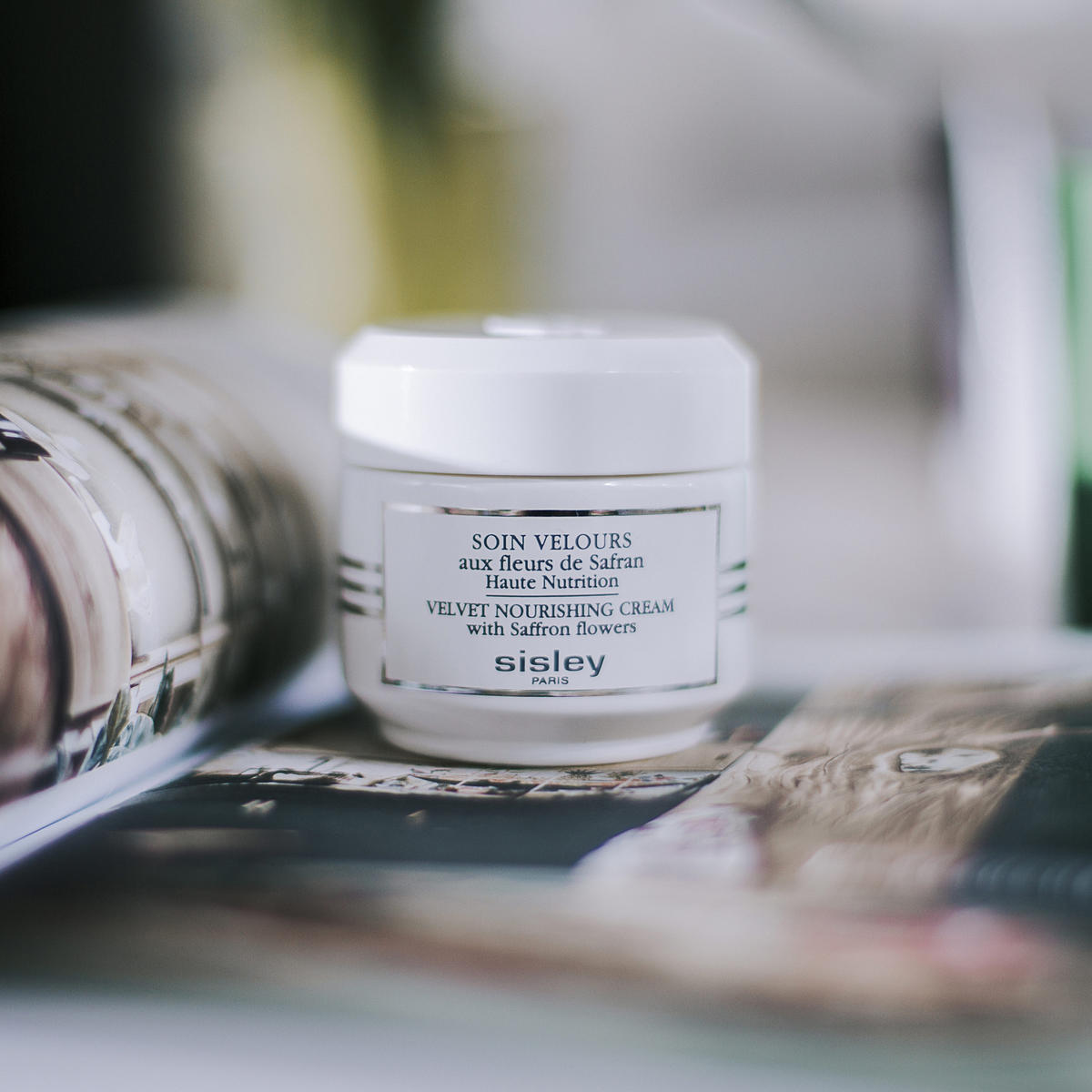 Velvet Nourishing Cream with Saffron flowers Крем питательный с Шафраном